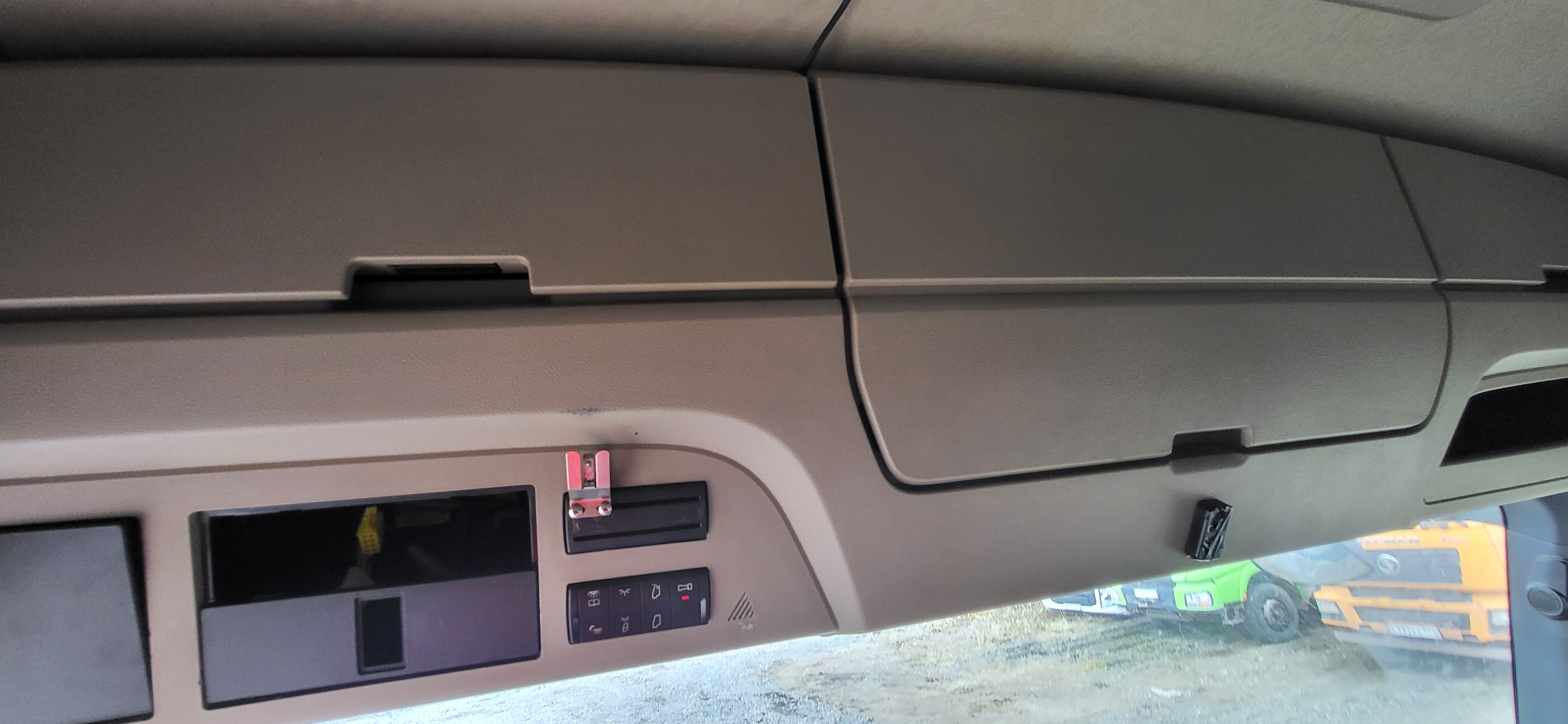 Mercedes-Benz Actros 6x4 Седельный тягач 2023 г. - фото 11