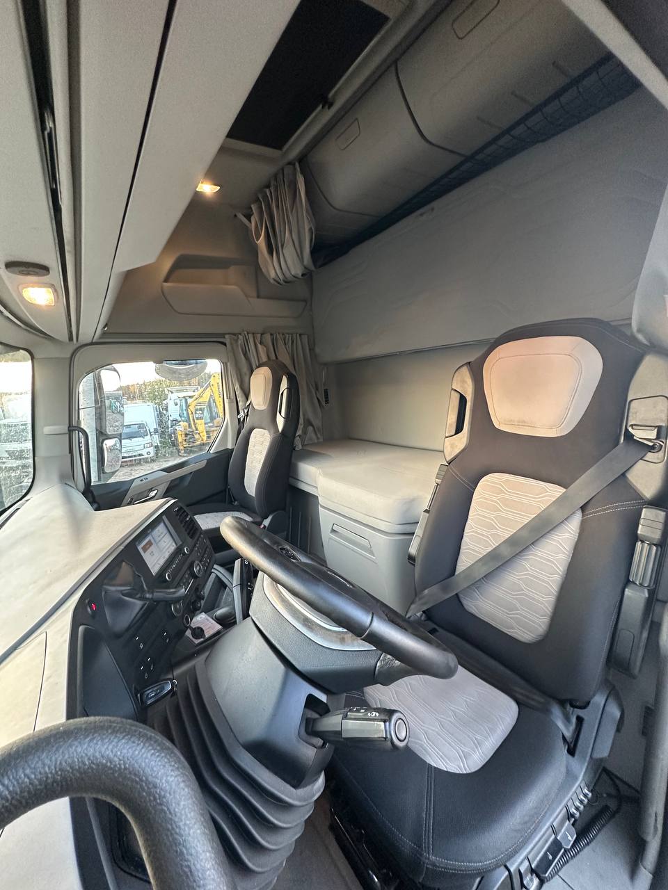 Ford F-Max 4x2 Седельный тягач 2023 г. - фото 10