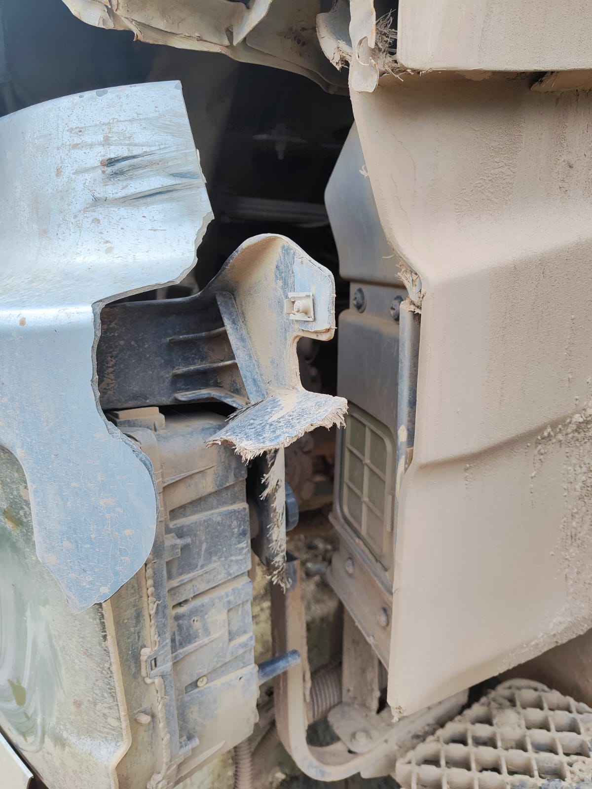 Shacman (Shaanxi) SX* 6x6 Седельный тягач 2024 г. - фото 6