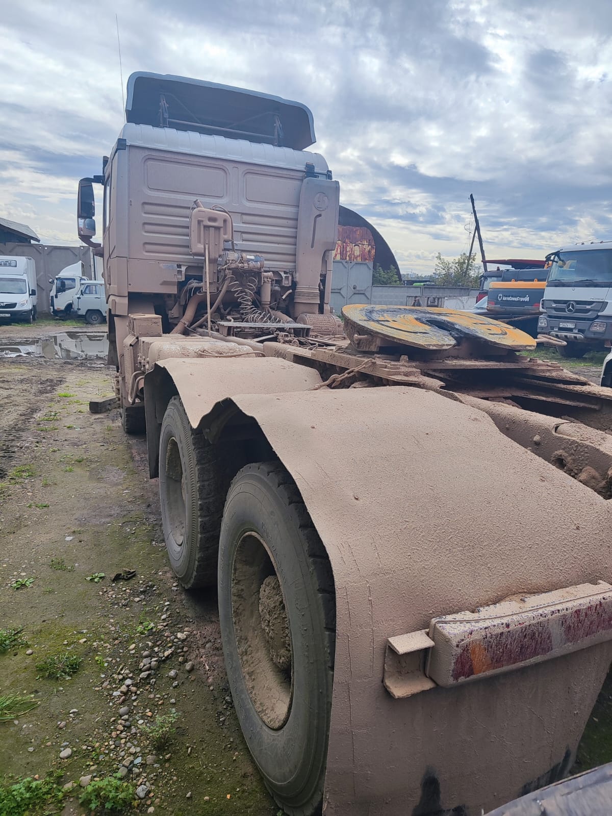 Shacman (Shaanxi) SX* 6x6 Седельный тягач 2024 г. - фото 7