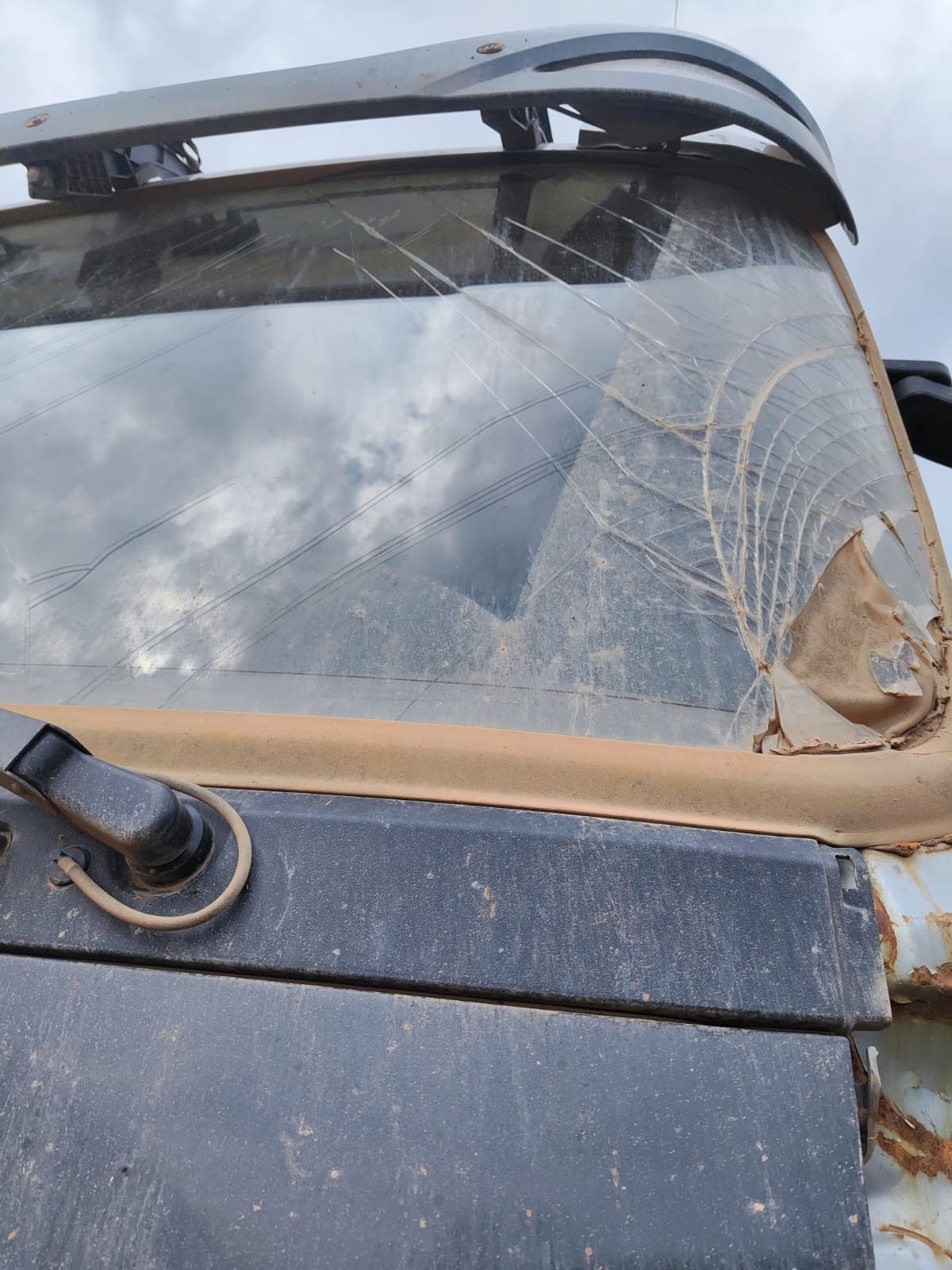 Shacman (Shaanxi) SX* 6x6 Седельный тягач 2024 г. - фото 19