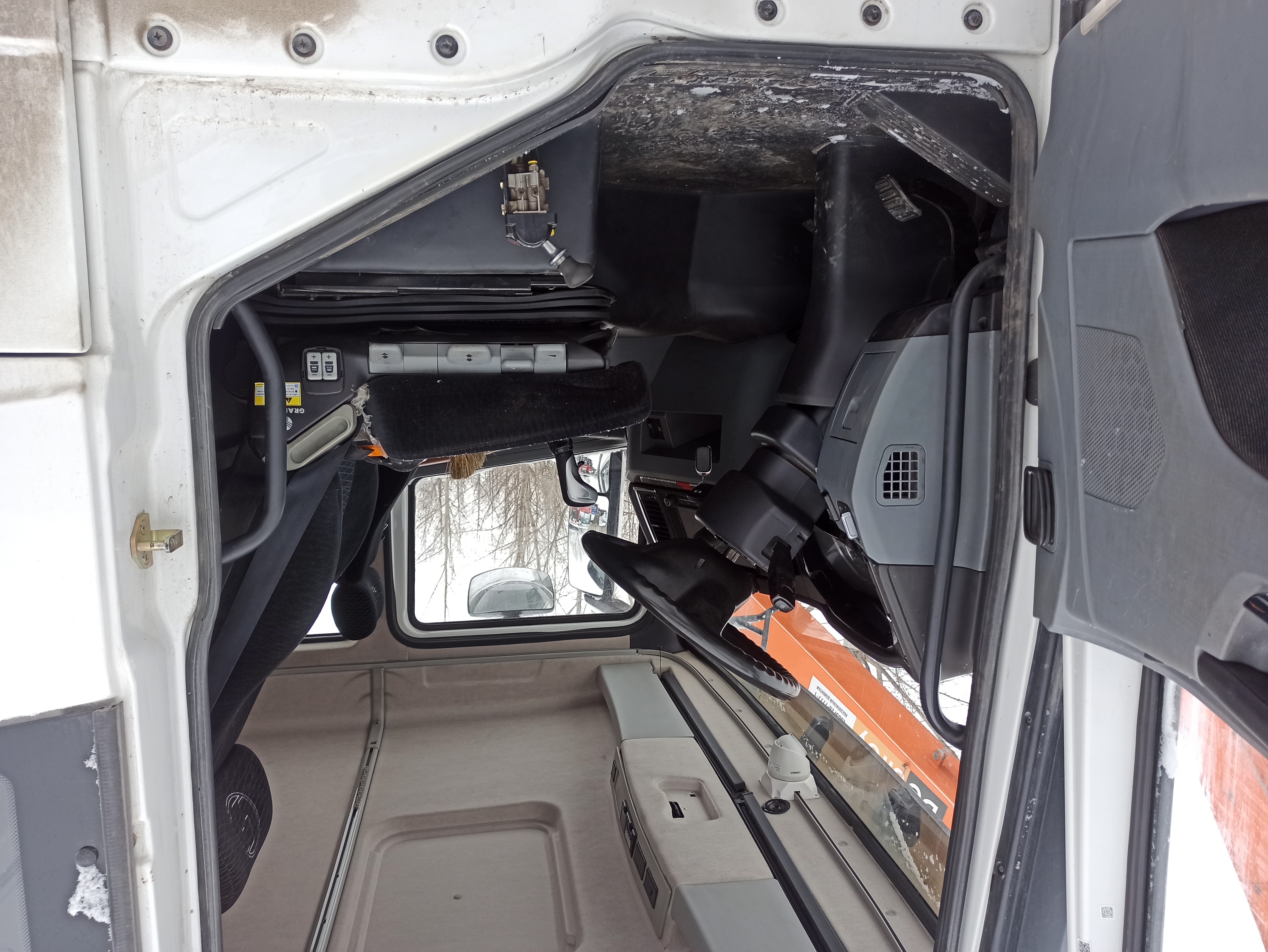 Shacman (Shaanxi) SX* 6x4 Самосвал 2023 г. - фото 10