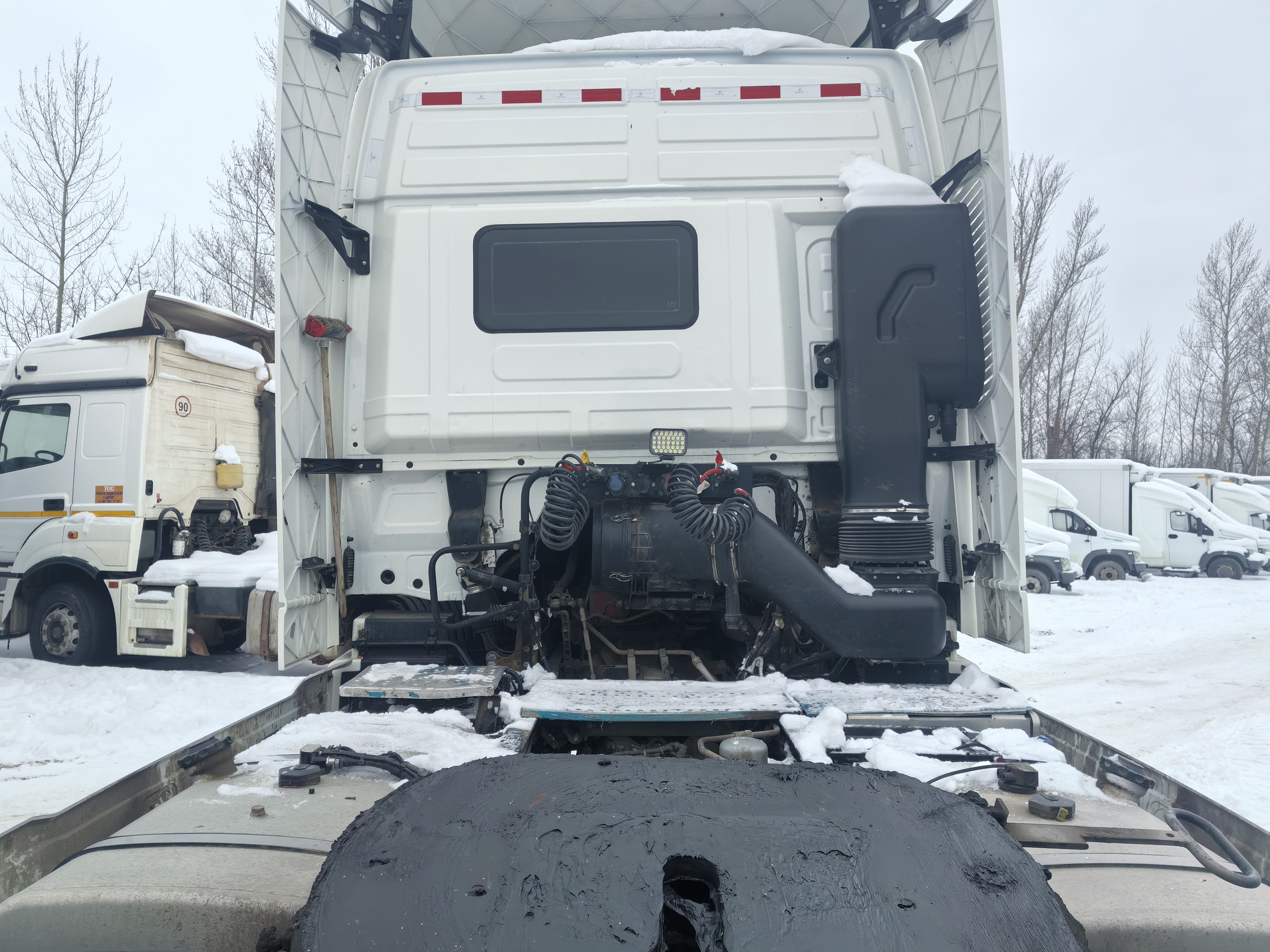 Foton AUMAN 4x2 Седельный тягач 2023 г. - фото 11