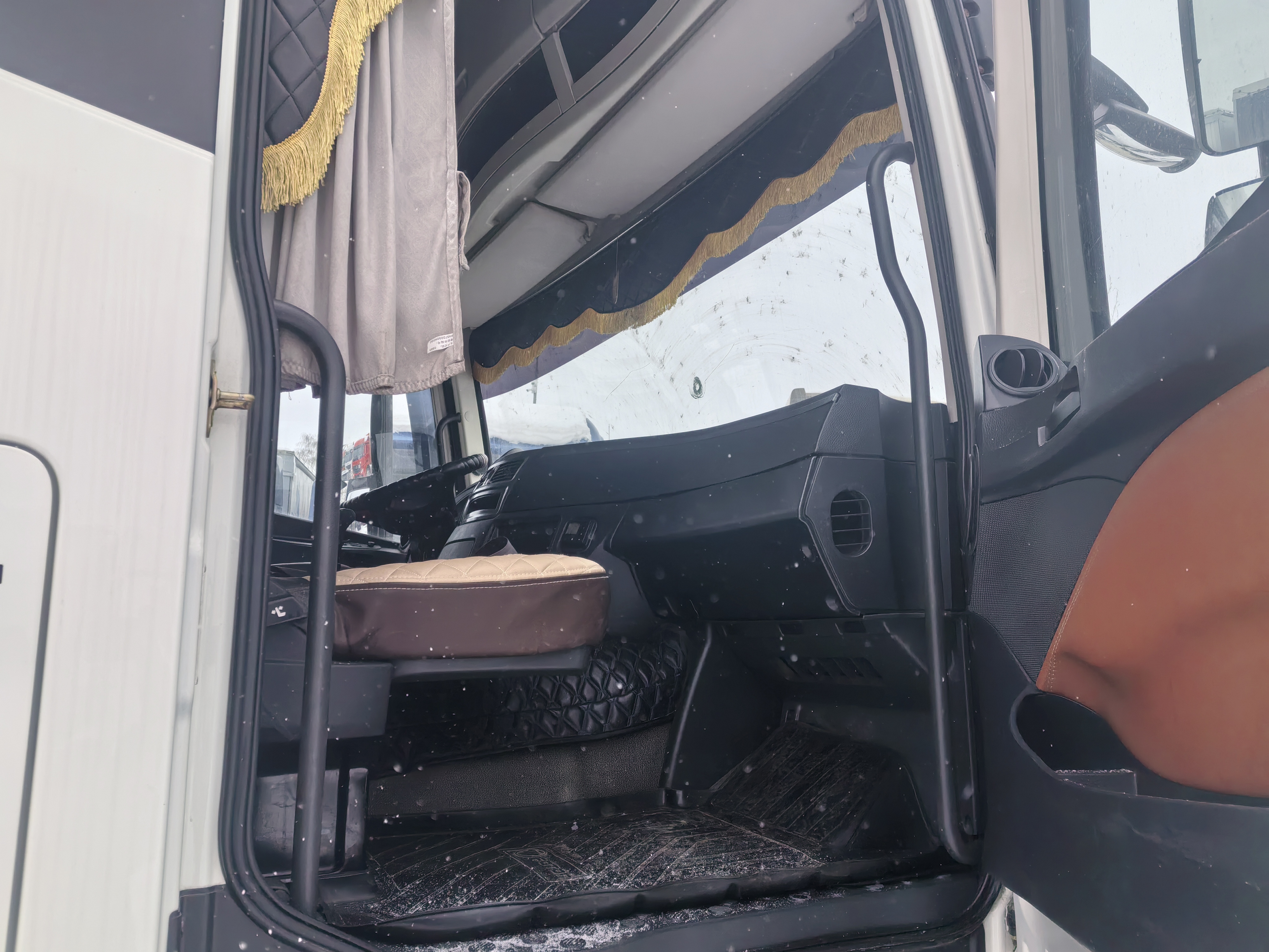 Foton AUMAN 4x2 Седельный тягач 2023 г. - фото 12