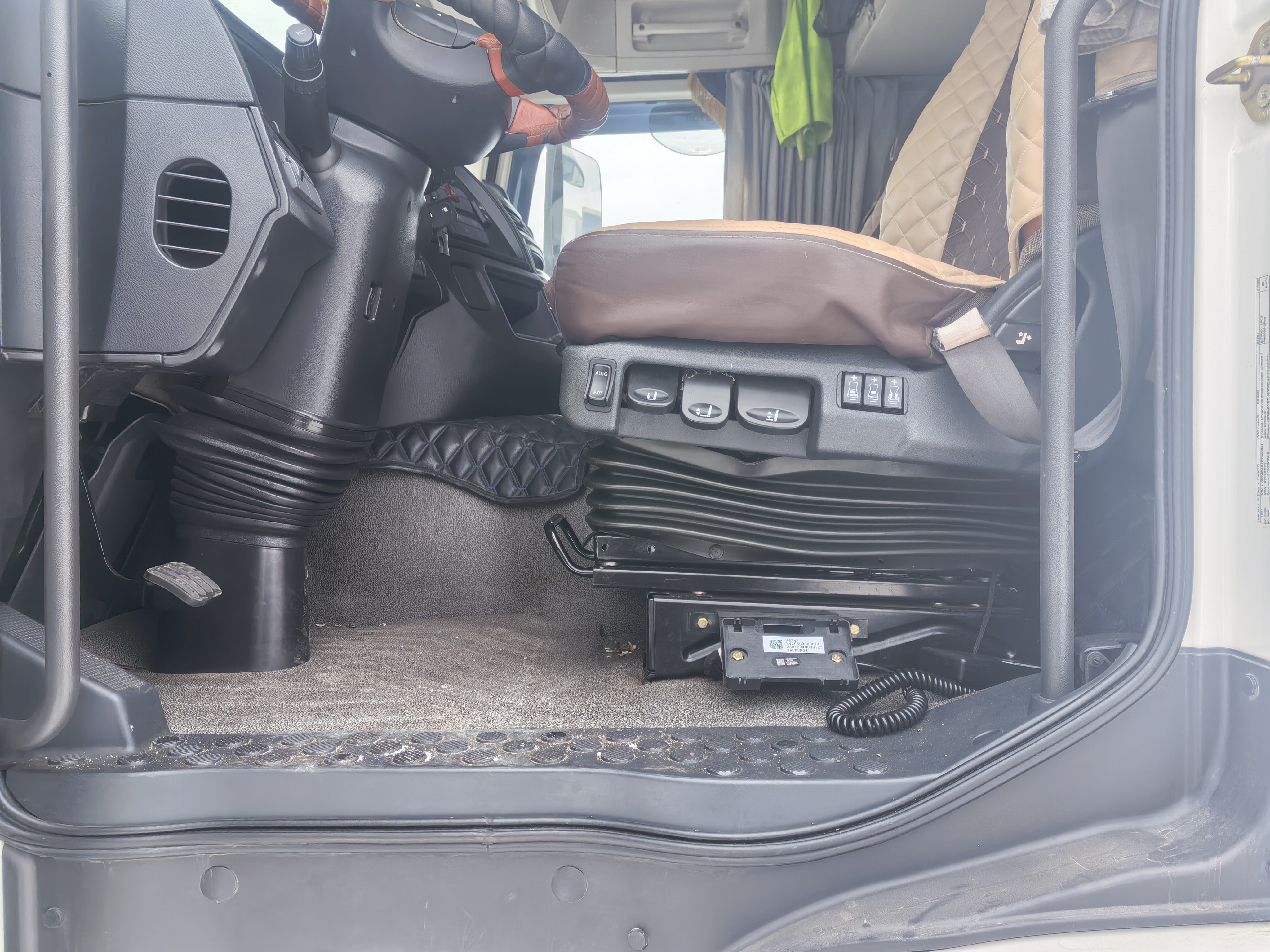 Foton AUMAN 4x2 Седельный тягач 2023 г. - фото 14