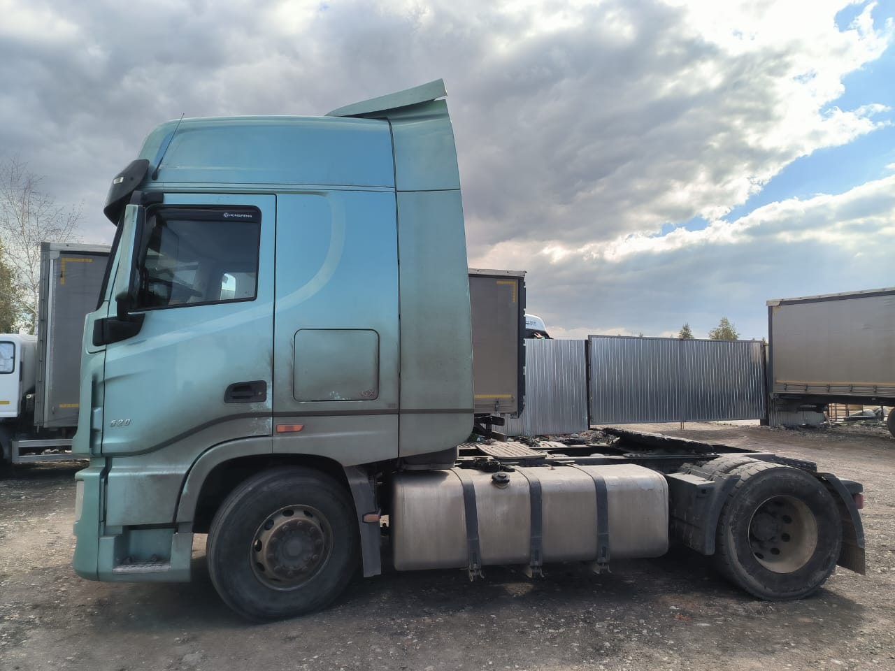 DongFeng DFH 4x2 Седельный тягач 2023 г. - фото 5