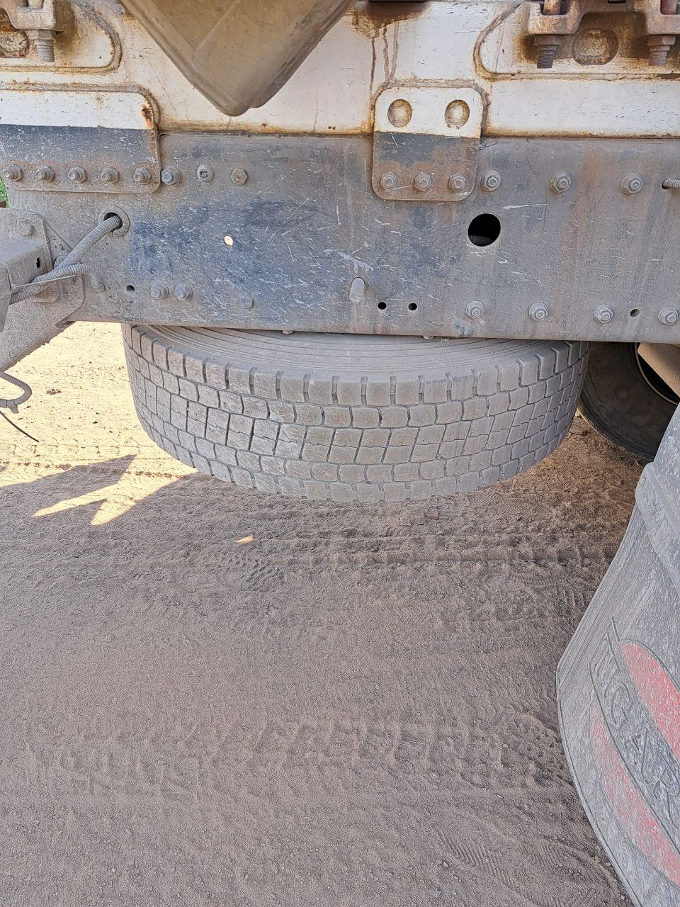 TIGARBO 6936* на шасси FAW CA 3250 6x4 Автобетоносмеситель 2023 г. - фото 10