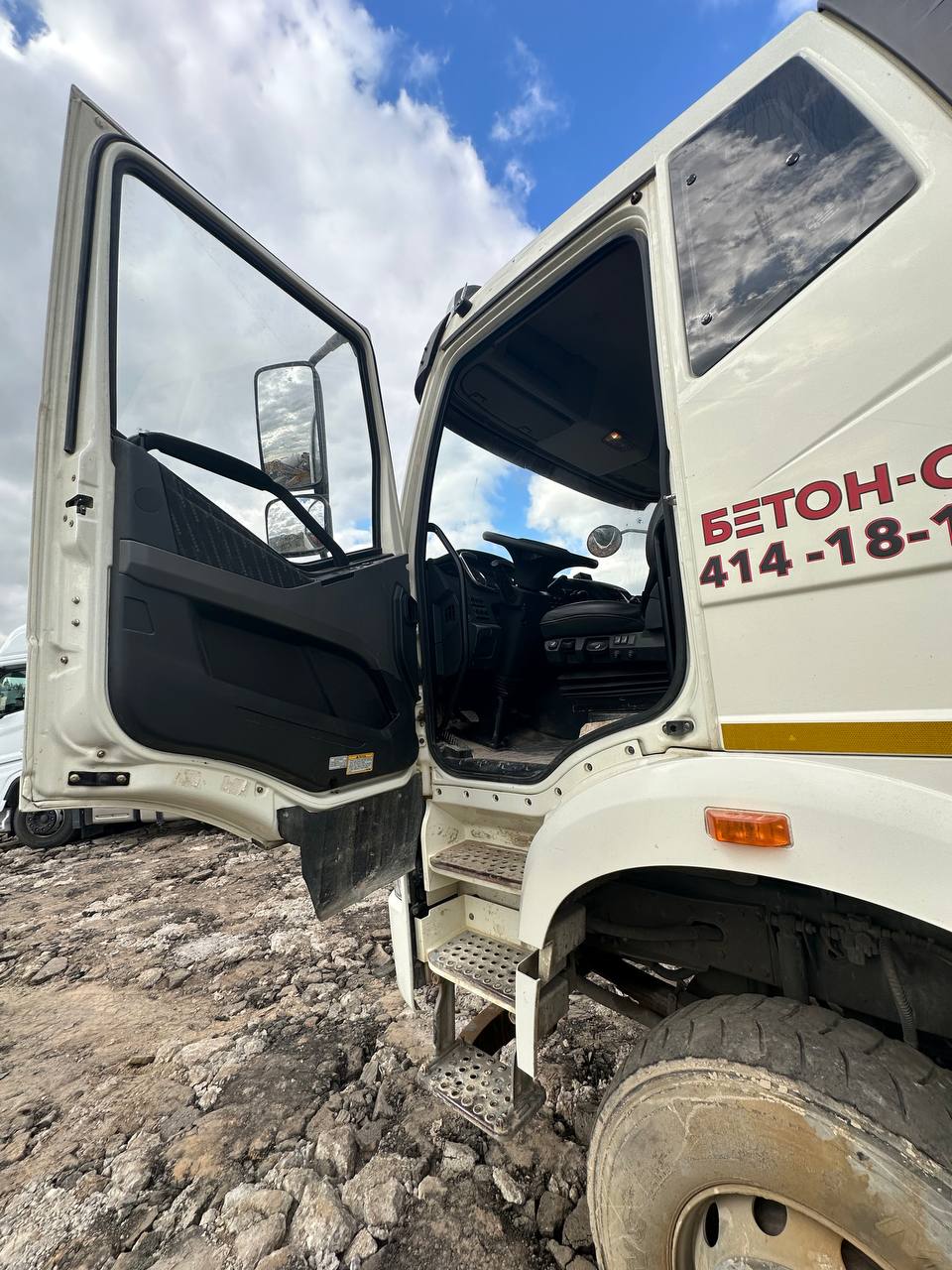 TIGARBO 6936* на шасси FAW CA 3250 6x4 Автобетоносмеситель 2023 г. - фото 9