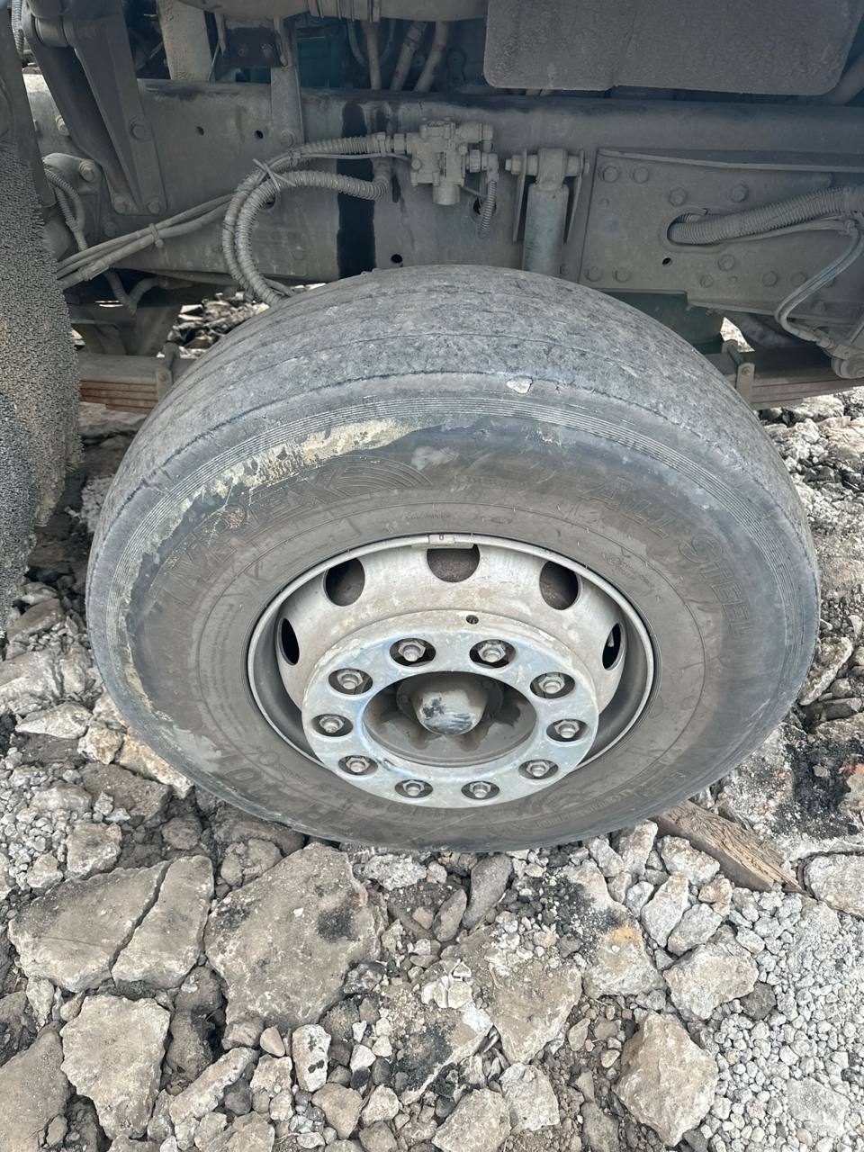 TIGARBO 6936* на шасси FAW CA 3250 6x4 Автобетоносмеситель 2023 г. - фото 14