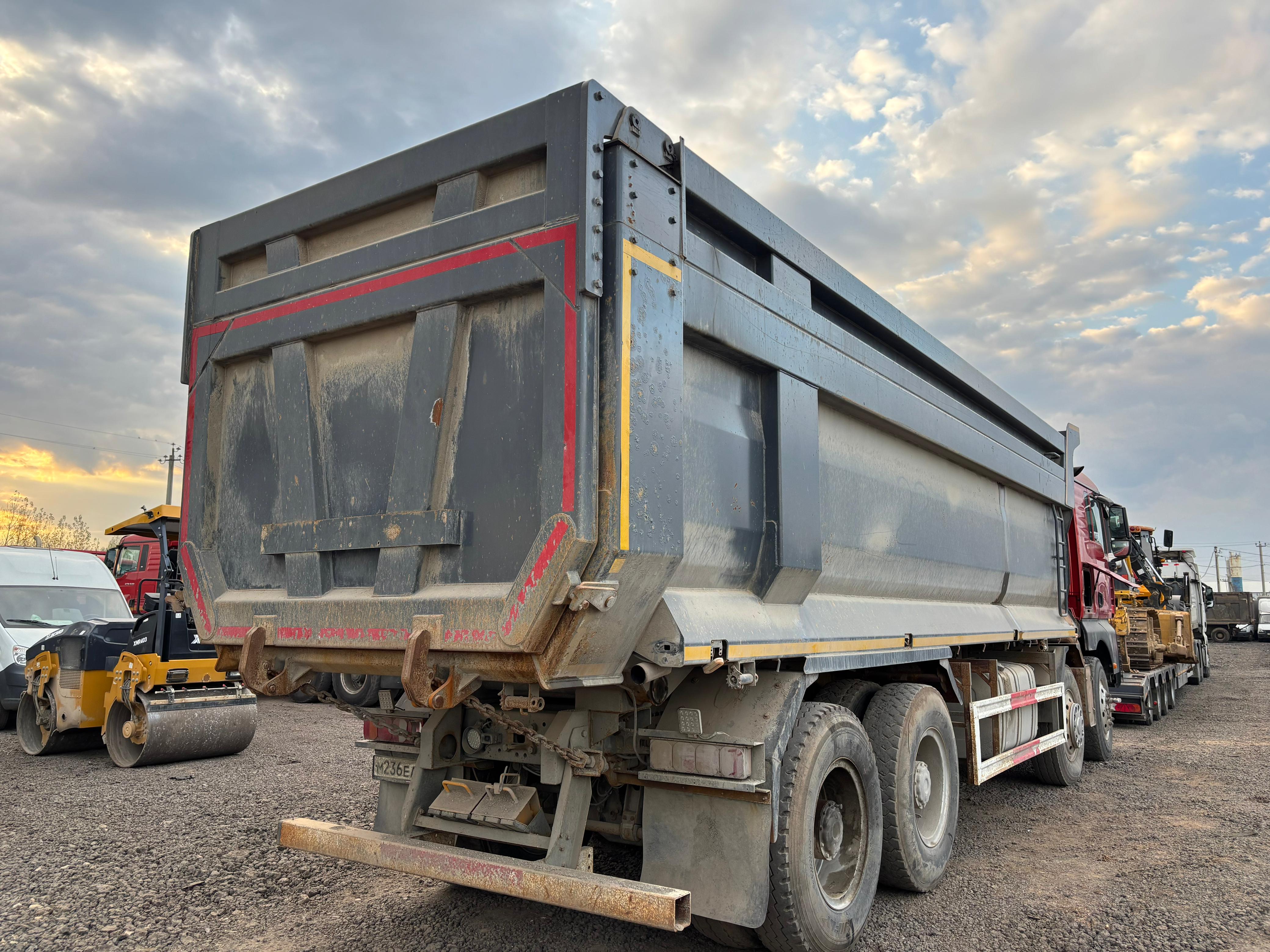 SITRAK C7H 8x4 Самосвал 2023 г. - фото 5