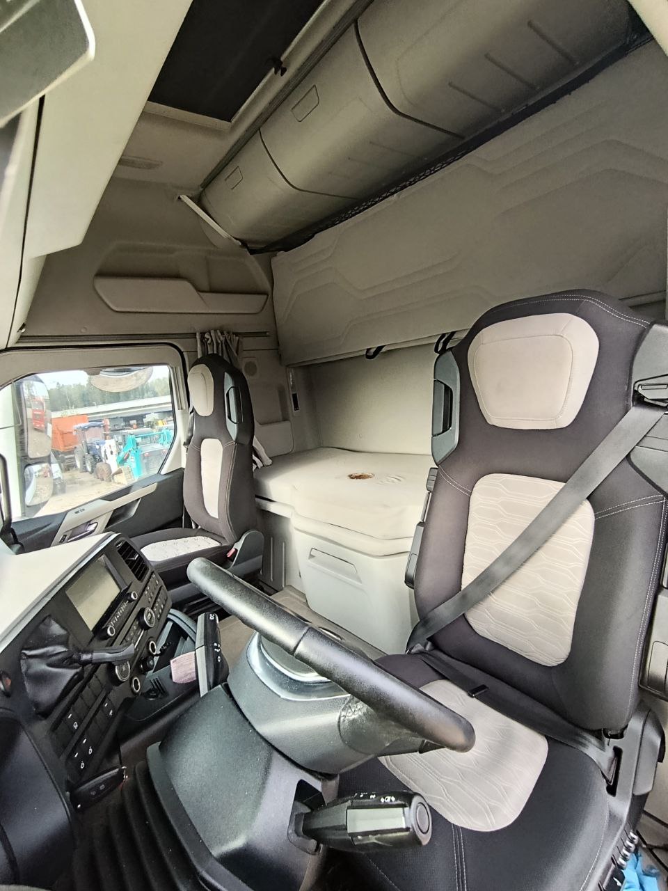 Ford F-Max 4x2 Седельный тягач 2023 г. - фото 9