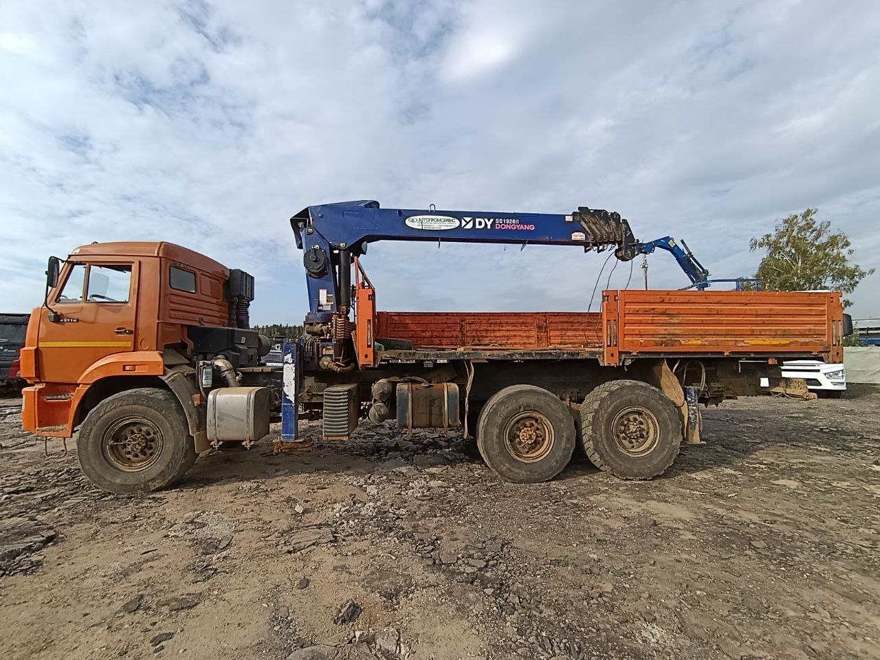 Агропромсервис 4382* на шасси КамАЗ 43118 6x6 Бортовой с КМУ 2022 г. - фото 2