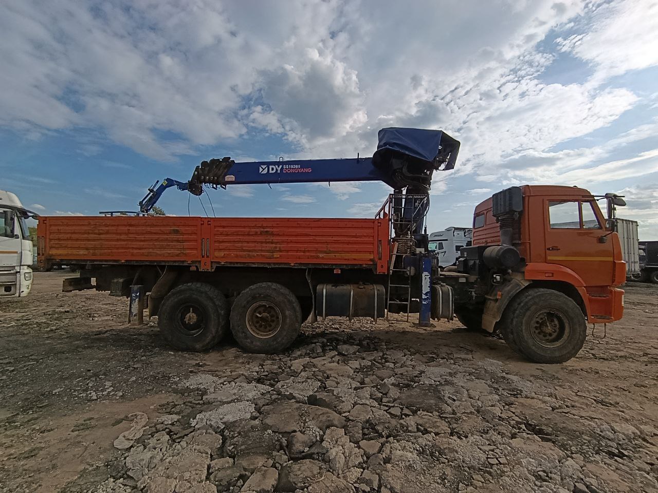 Агропромсервис 4382* на шасси КамАЗ 43118 6x6 Бортовой с КМУ 2022 г. - фото 3