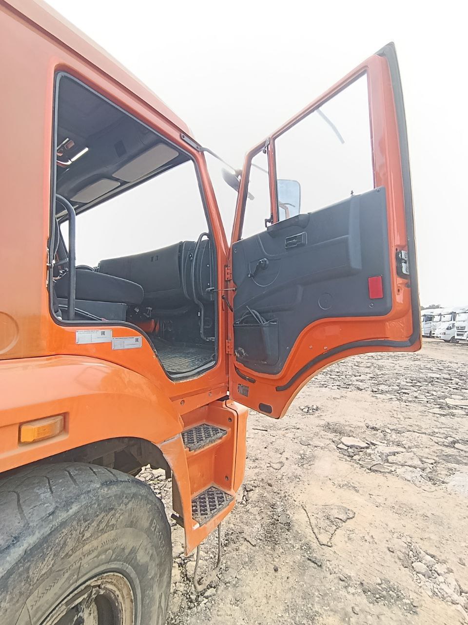 Агропромсервис 4382* на шасси КамАЗ 43118 6x6 Бортовой с КМУ 2022 г. - фото 7