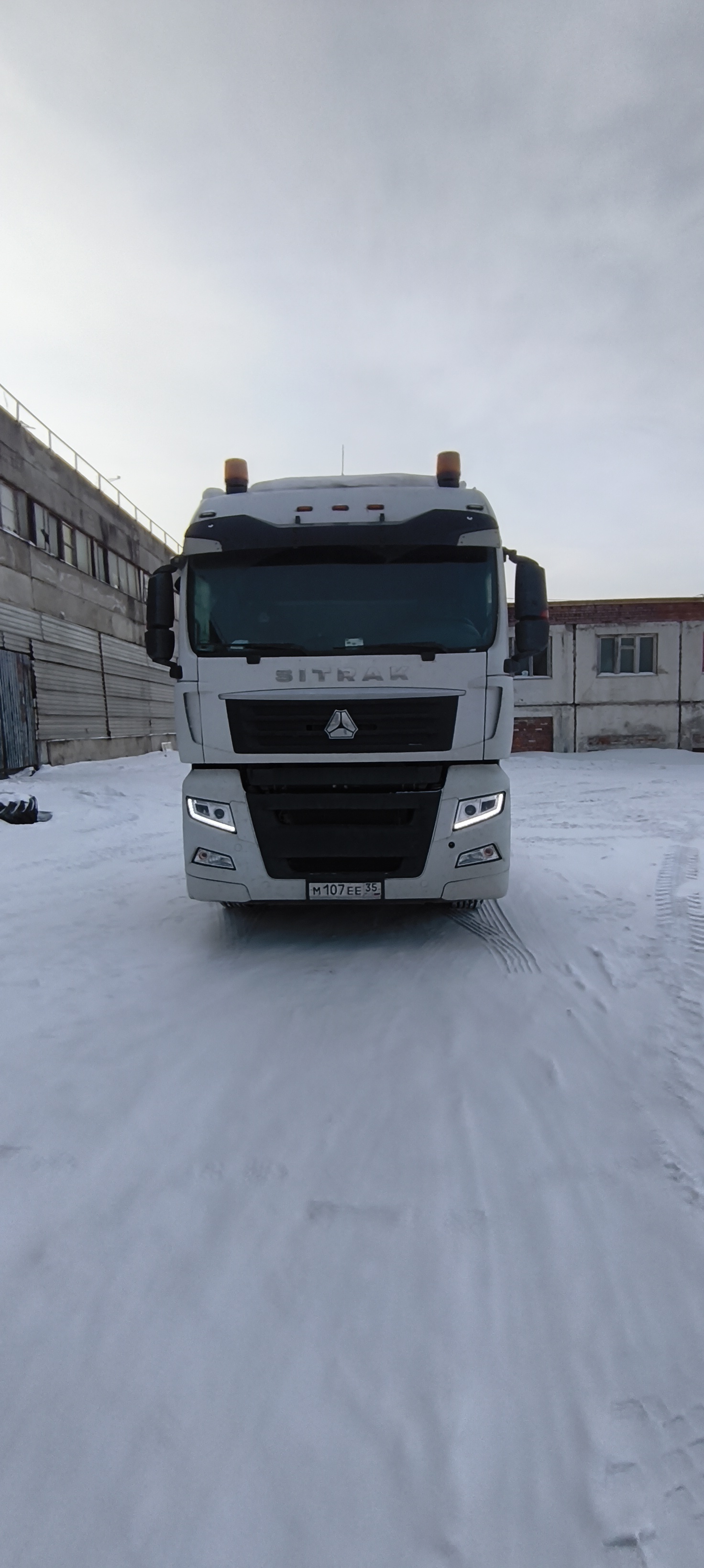 SITRAK C7H 4x2 Седельный тягач 2023 г.