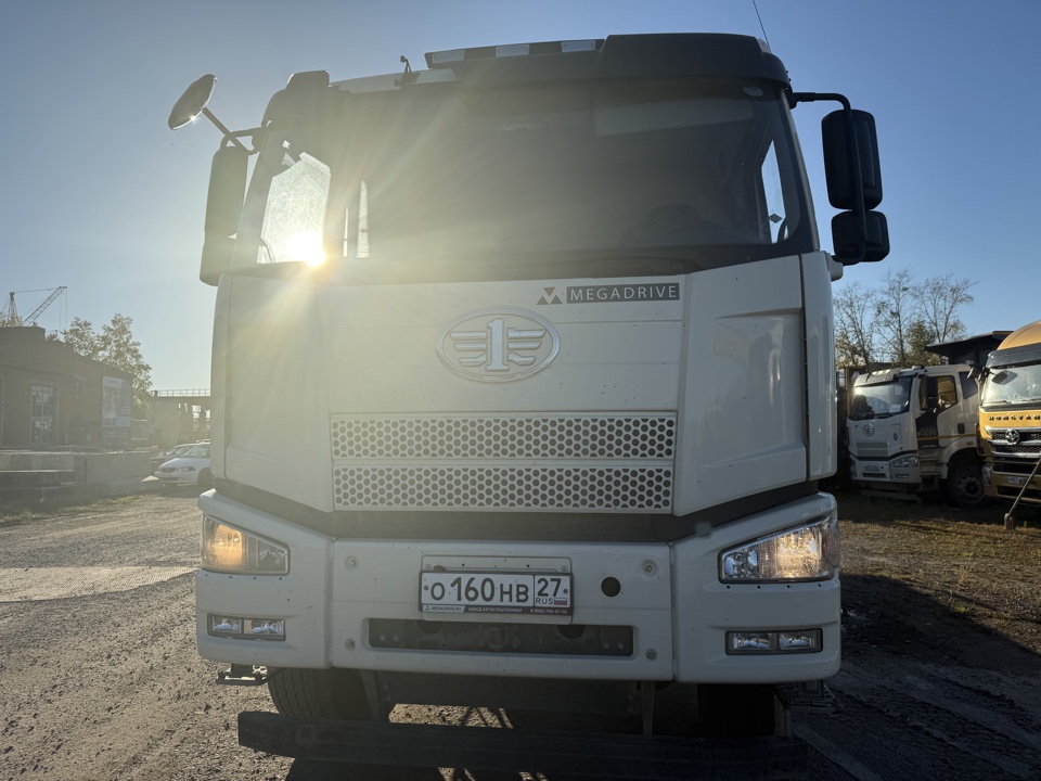 Айсин W0* на шасси FAW CA 3250 6x4 Бортовой с КМУ 2023 г.