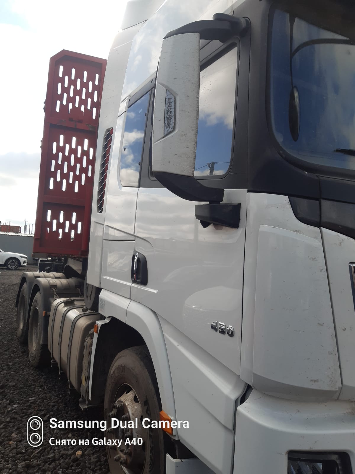 Shacman (Shaanxi) SX* 6x4 Седельный тягач 2023 г. - фото 3