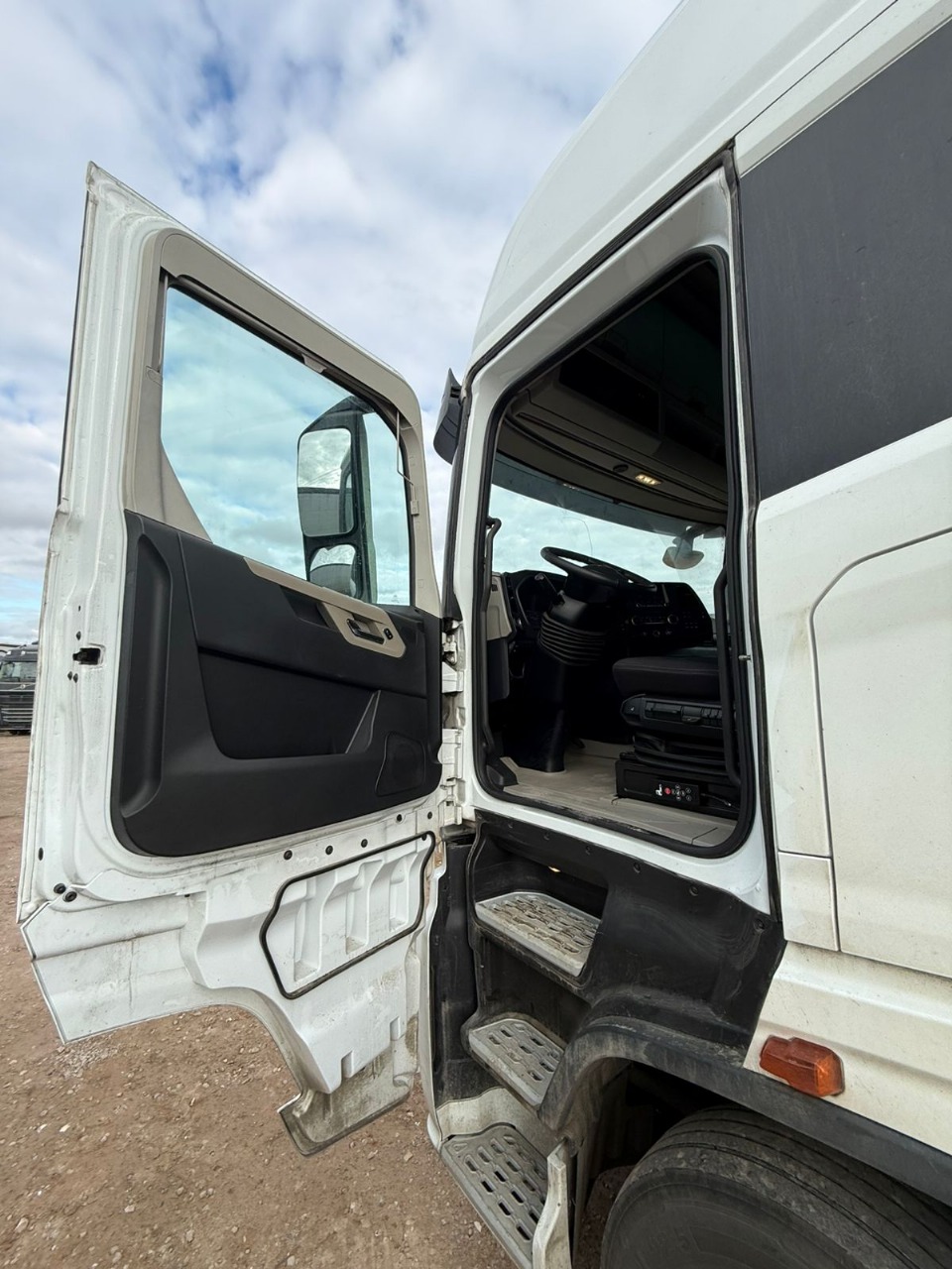 Ford F-Max 4x2 Седельный тягач 2023 г. - фото 5