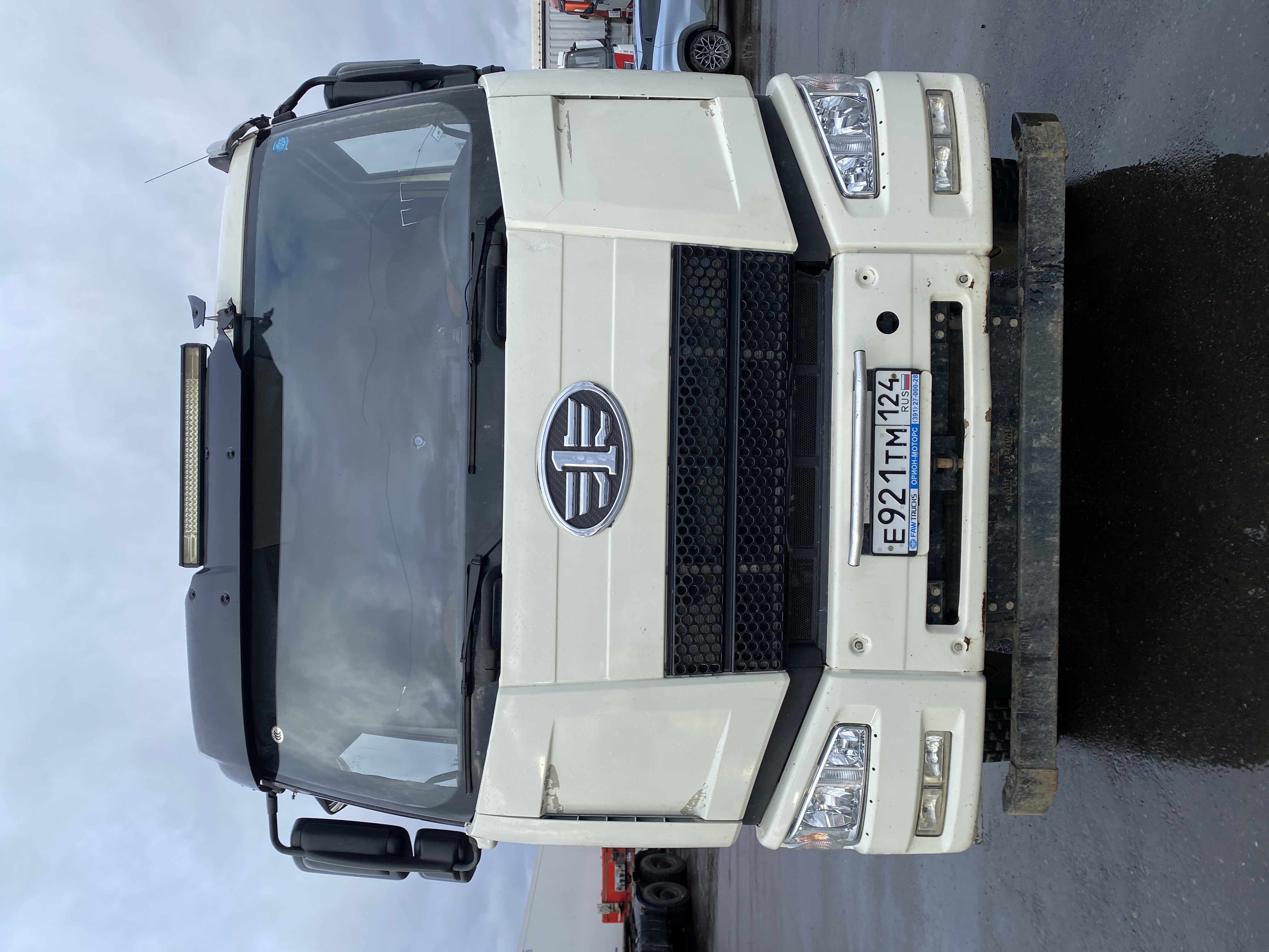 Айсин W2* на шасси FAW CA 3250 6x6 Бортовой с КМУ 2023 г.