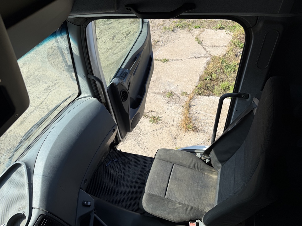 КамАЗ 5490 4x2 Седельный тягач 2018 г. - фото 9