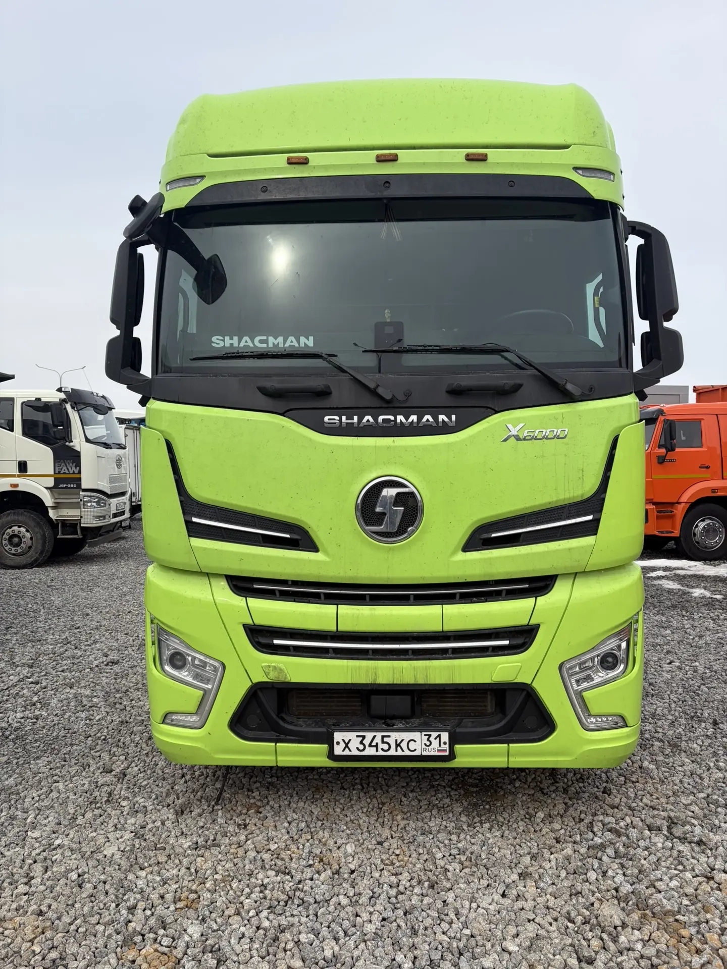 Shacman (Shaanxi) SX* 4x2 Седельный тягач 2023 г.