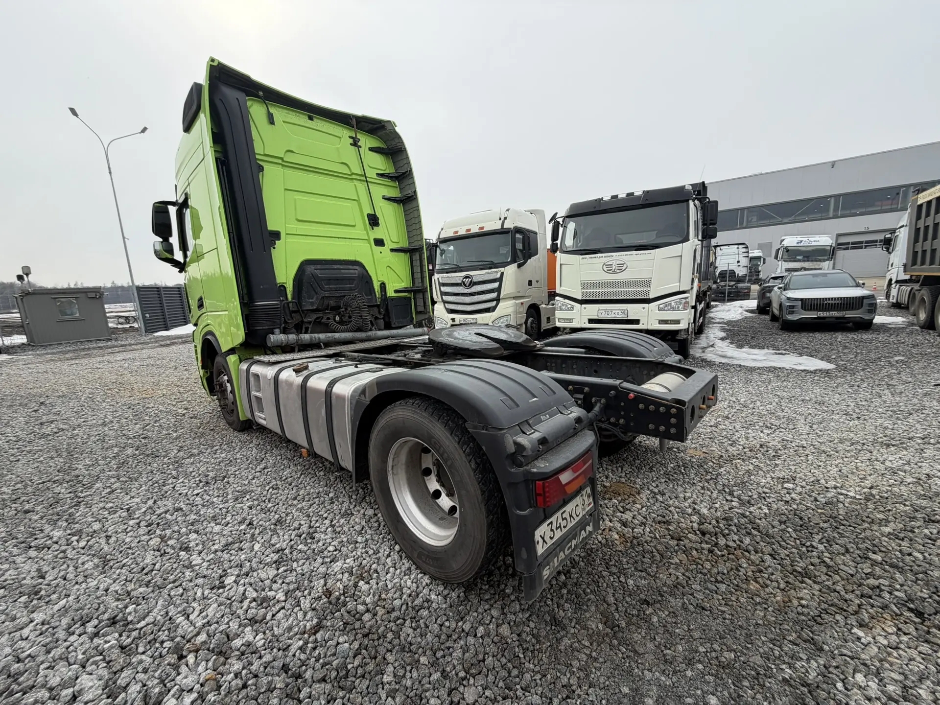 Shacman (Shaanxi) SX* 4x2 Седельный тягач 2023 г. - фото 6