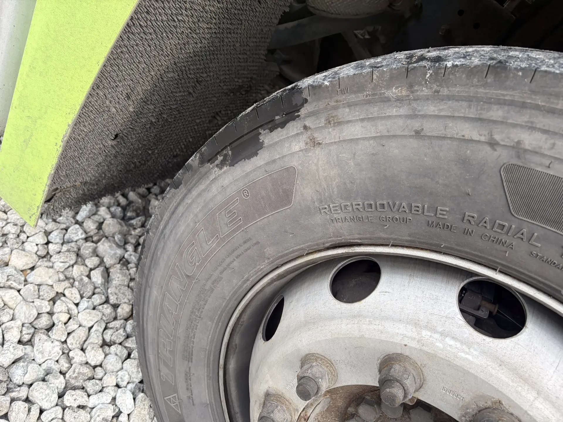 Shacman (Shaanxi) SX* 4x2 Седельный тягач 2023 г. - фото 9