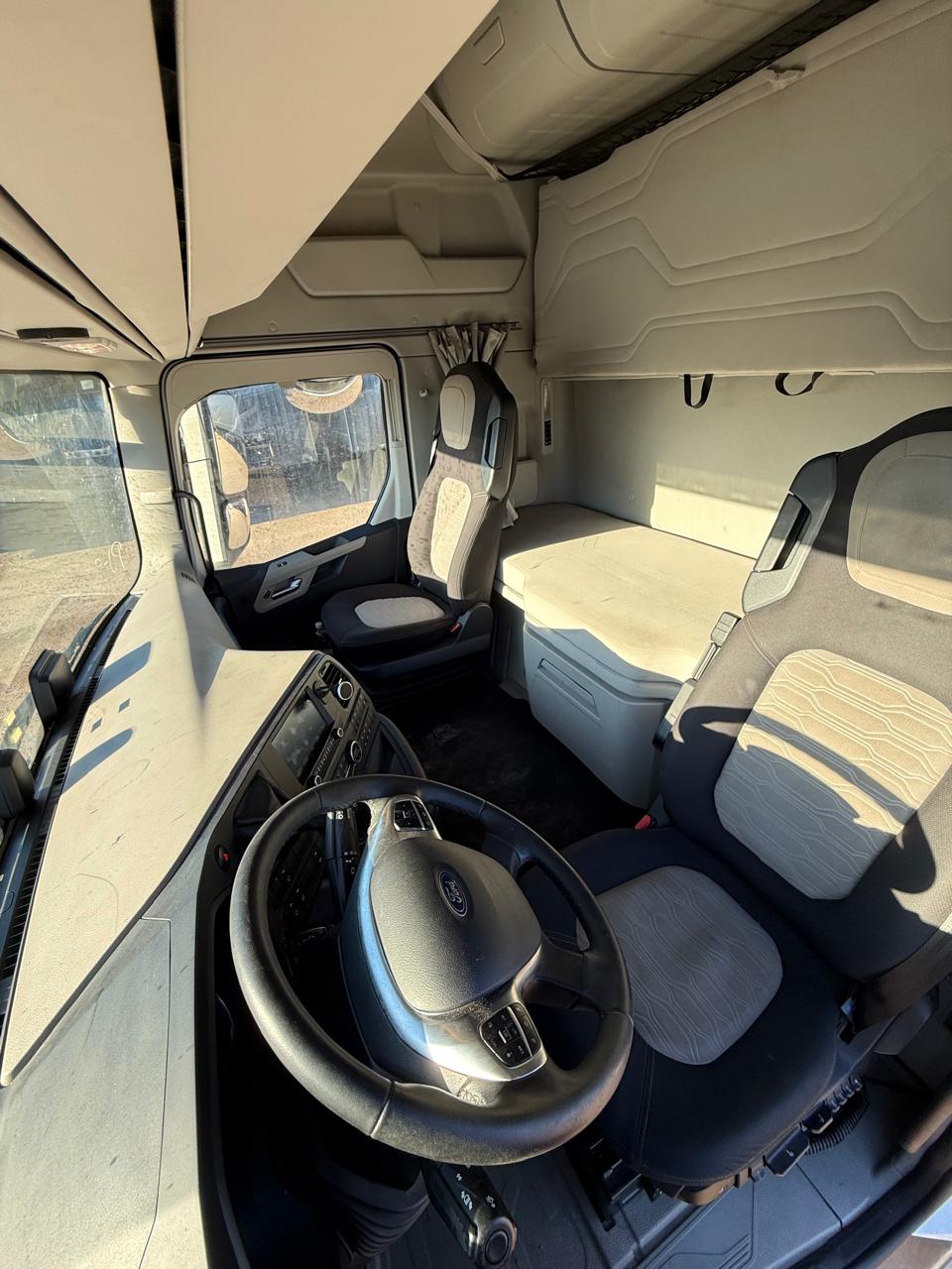 Ford F-Max 4x2 Седельный тягач 2023 г. - фото 7