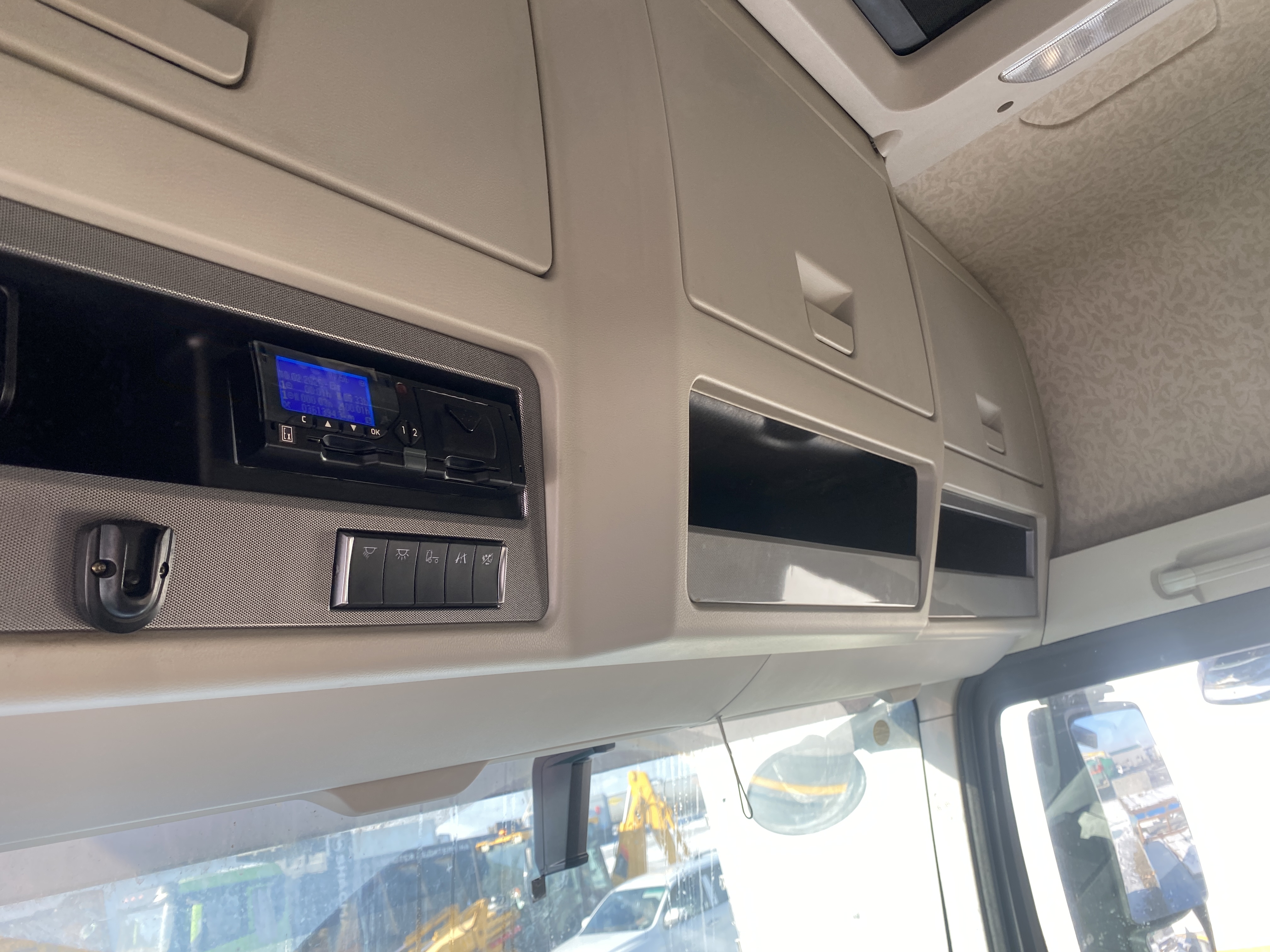 FAW J7 4x2 Седельный тягач 2023 г. - фото 15