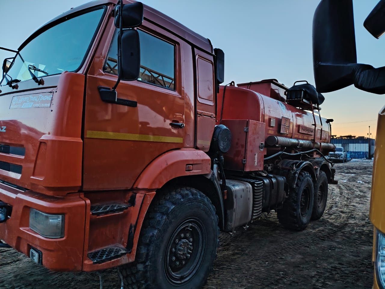 УралСпецТранс 5453* на шасси КамАЗ 43118 6x6 Автотопливозаправщик 2022 г. - фото 3