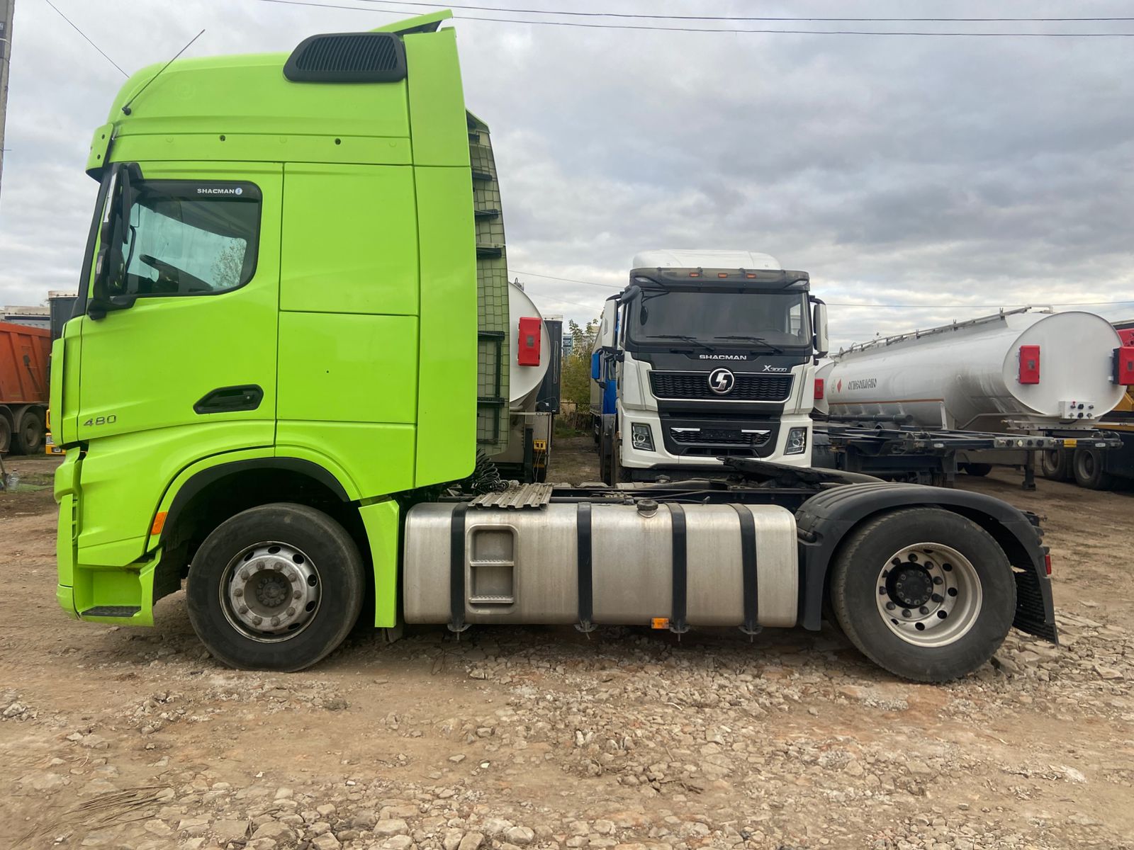 Shacman (Shaanxi) SX* 4x2 Седельный тягач 2022 г. - фото 4