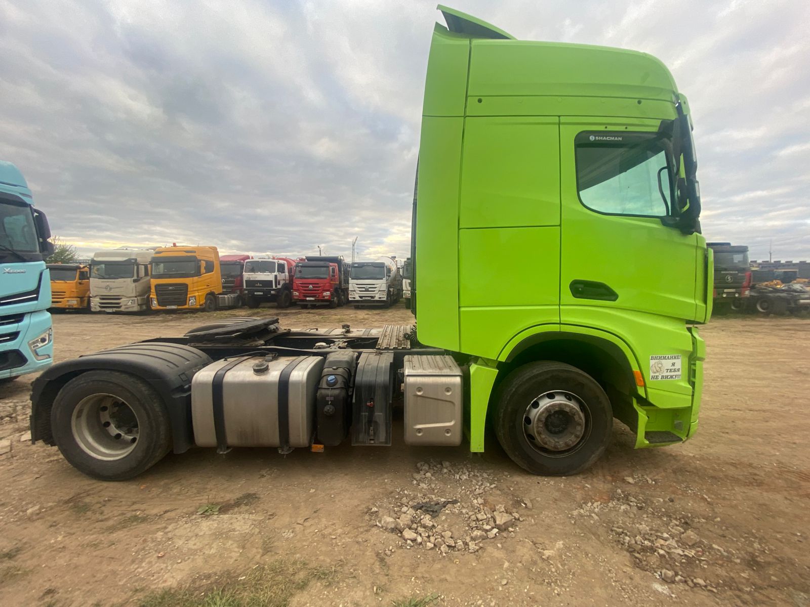 Shacman (Shaanxi) SX* 4x2 Седельный тягач 2022 г. - фото 5