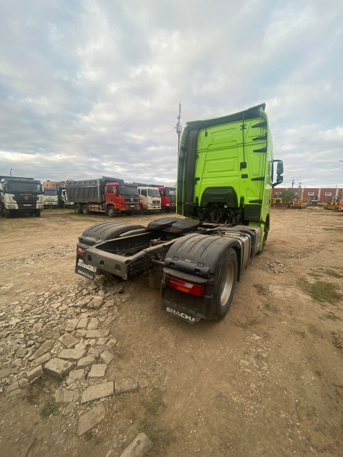 Shacman (Shaanxi) SX* 4x2 Седельный тягач 2022 г. - фото 6