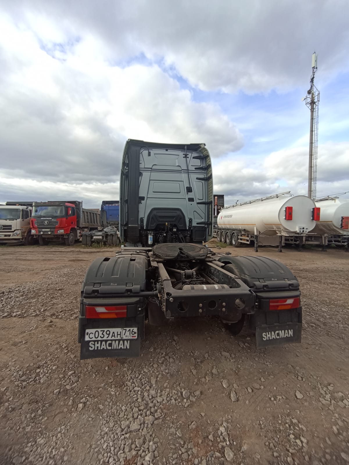 Shacman (Shaanxi) SX* 4x2 Седельный тягач 2023 г. - фото 6