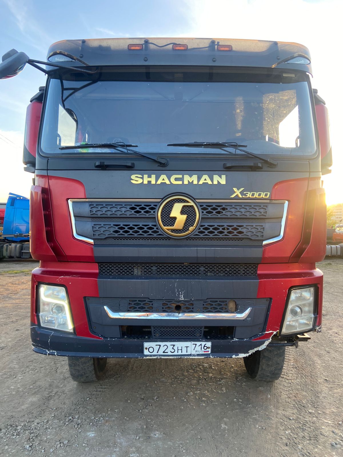 Shacman (Shaanxi) SX* 6x6 Седельный тягач 2022 г.