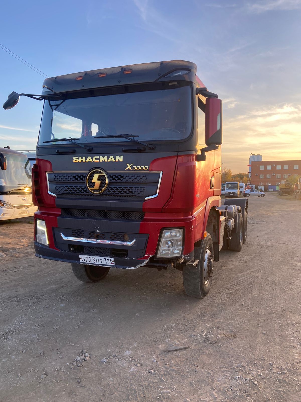 Shacman (Shaanxi) SX* 6x6 Седельный тягач 2022 г. - фото 3