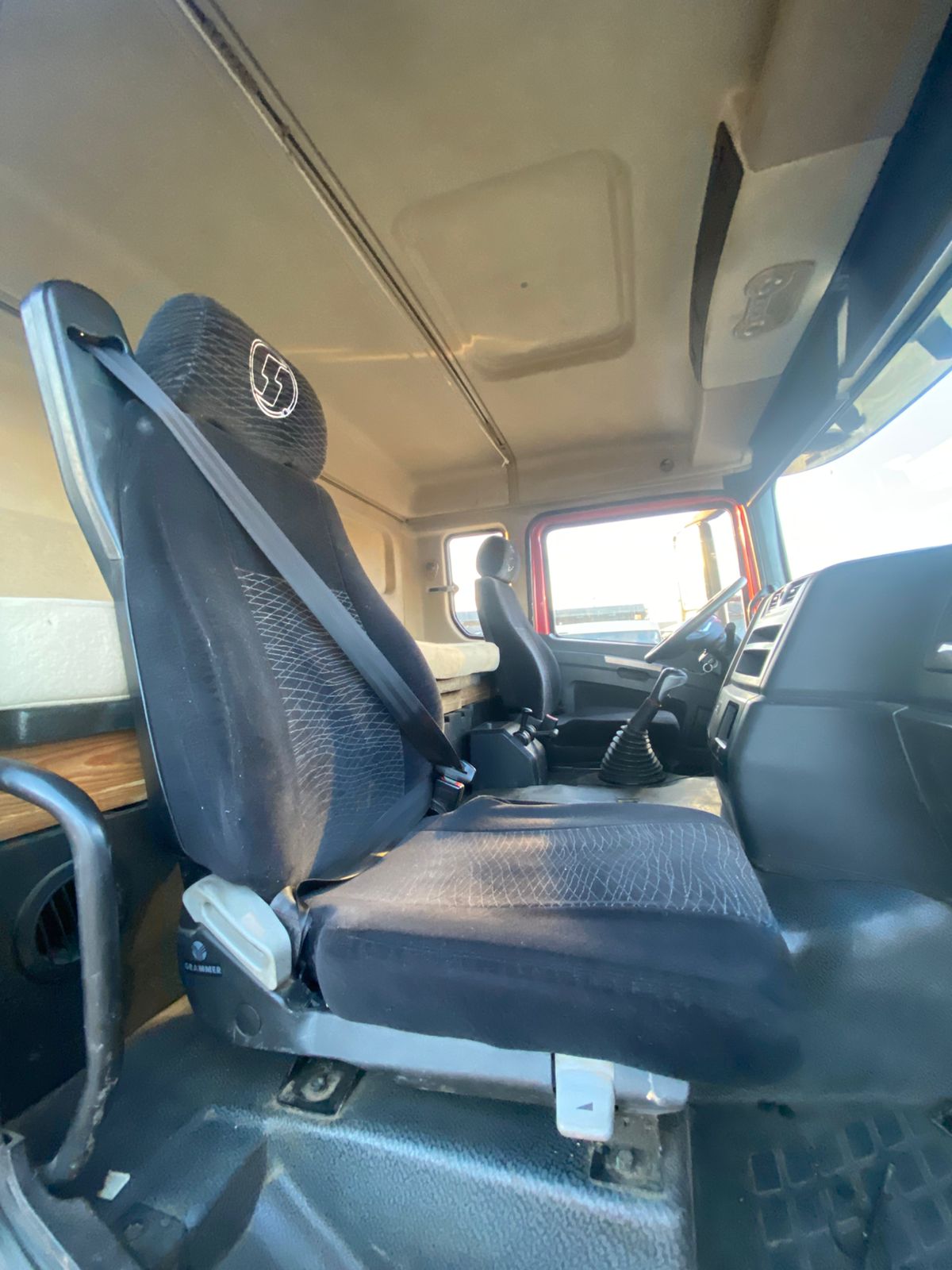 Shacman (Shaanxi) SX* 6x6 Седельный тягач 2022 г. - фото 8