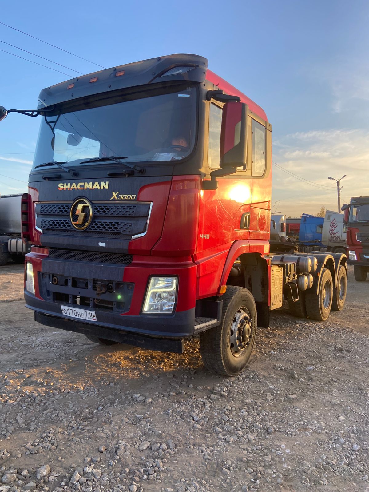 Shacman (Shaanxi) SX* 6x6 Седельный тягач 2022 г. - фото 3