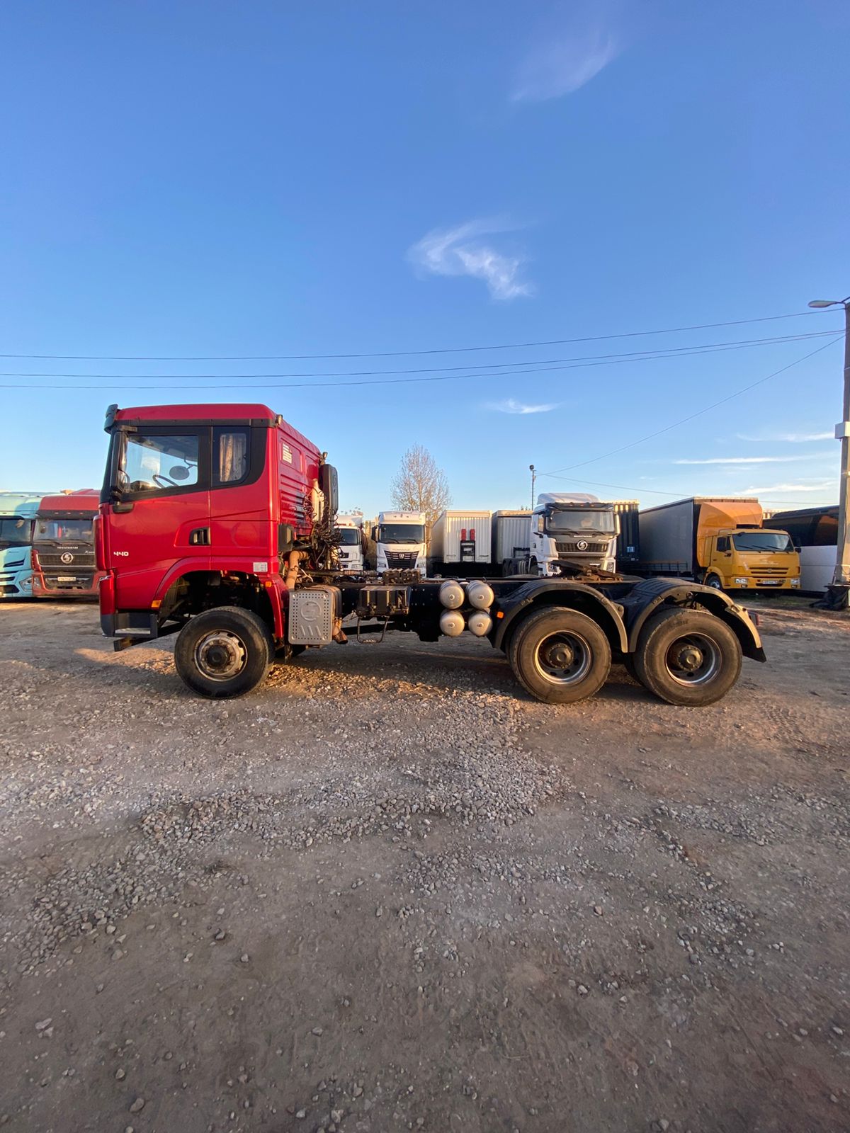 Shacman (Shaanxi) SX* 6x6 Седельный тягач 2022 г. - фото 6