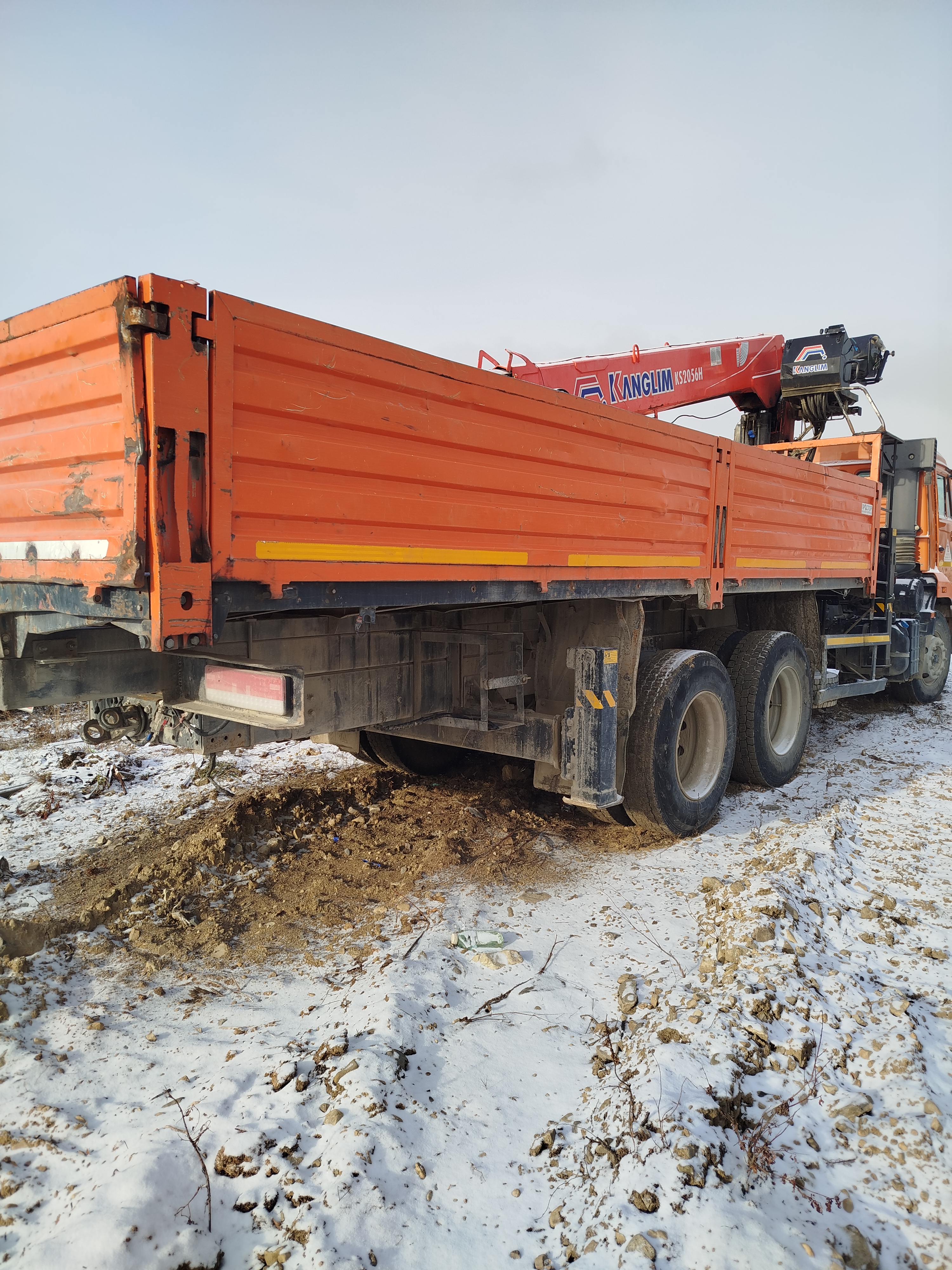Коммерческие грузовики K3B* на шасси КамАЗ 65115 6x4 Бортовой с КМУ 2023 г. - фото 7