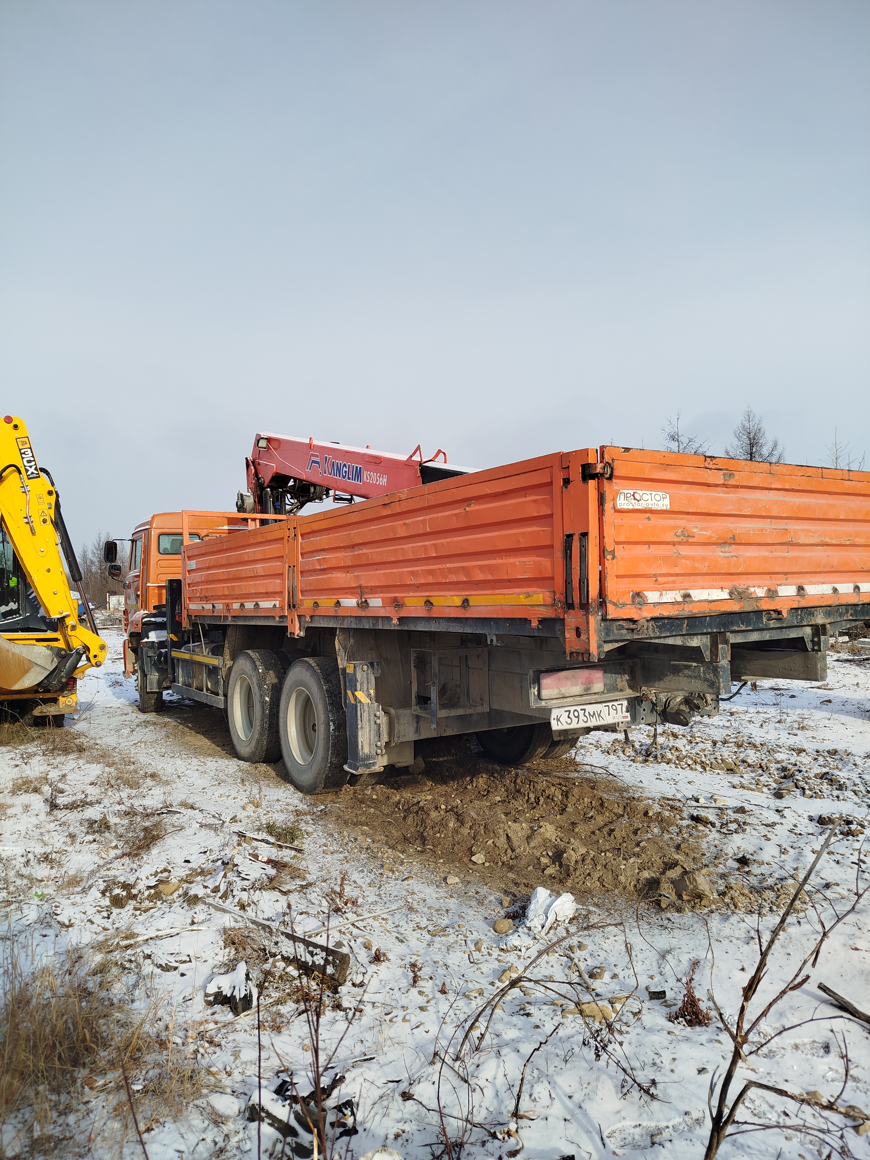 Коммерческие грузовики K3B* на шасси КамАЗ 65115 6x4 Бортовой с КМУ 2023 г. - фото 9