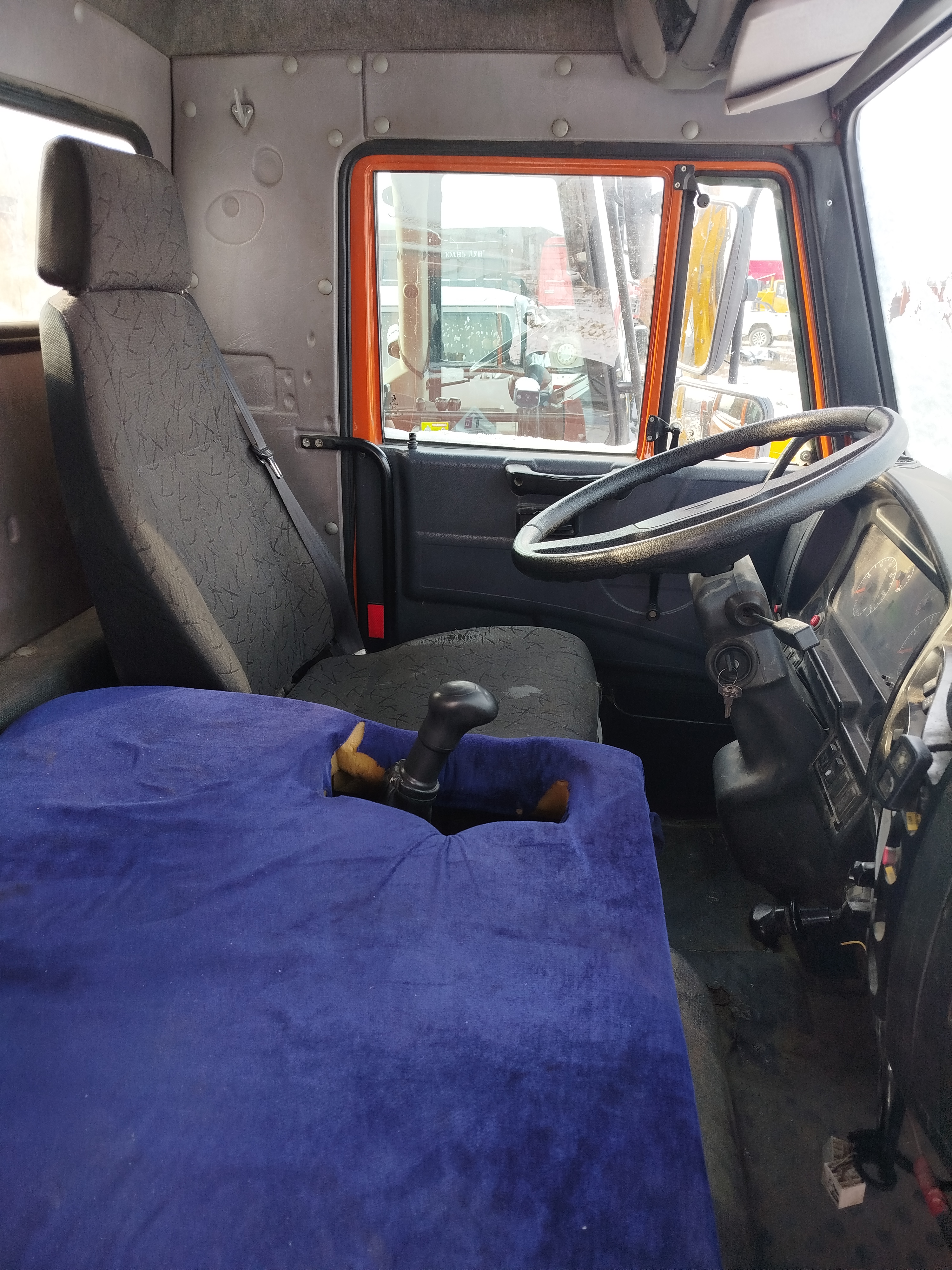 Коммерческие грузовики K3B* на шасси КамАЗ 65115 6x4 Бортовой с КМУ 2023 г. - фото 15