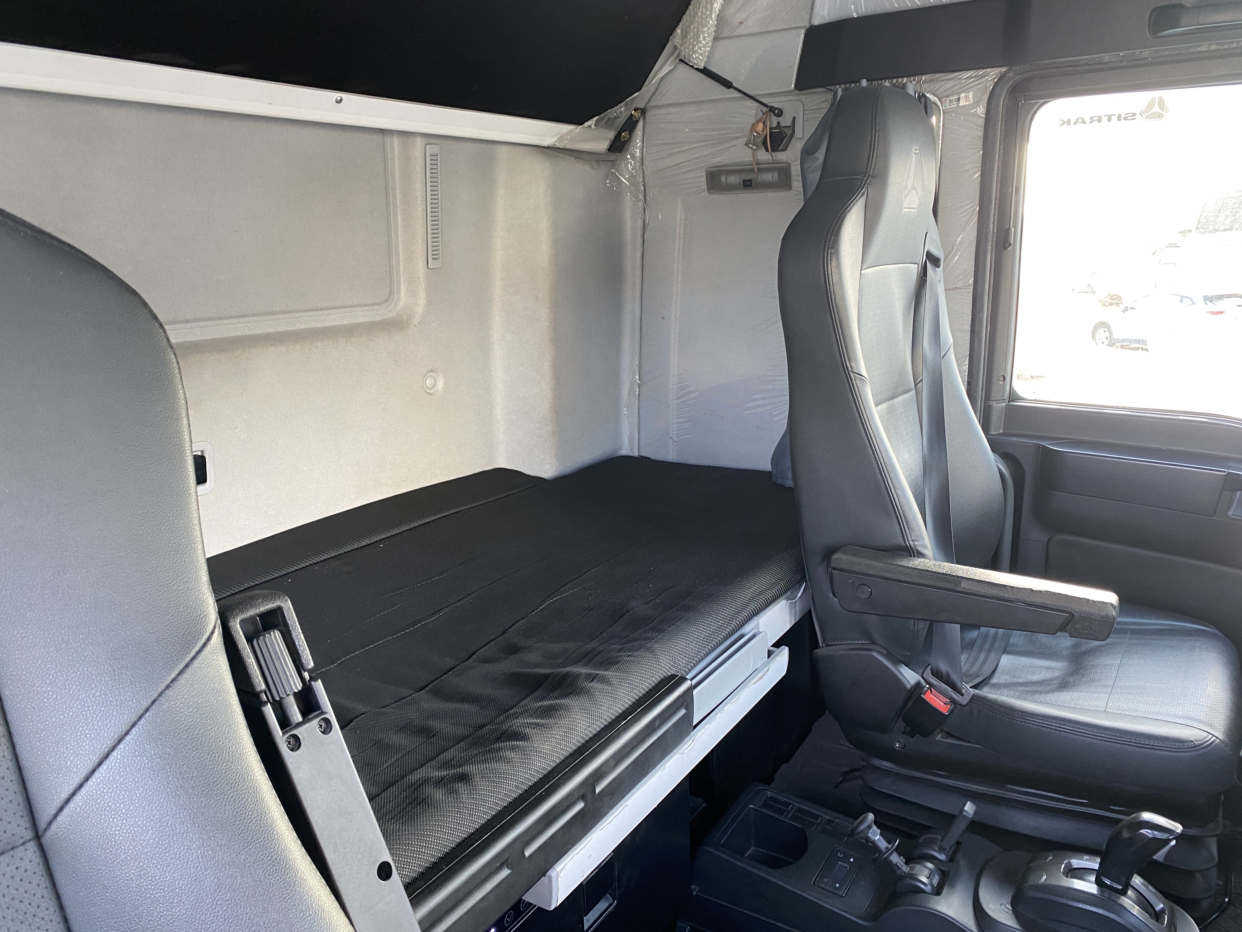 SITRAK C7H 4x2 Седельный тягач 2023 г. - фото 14