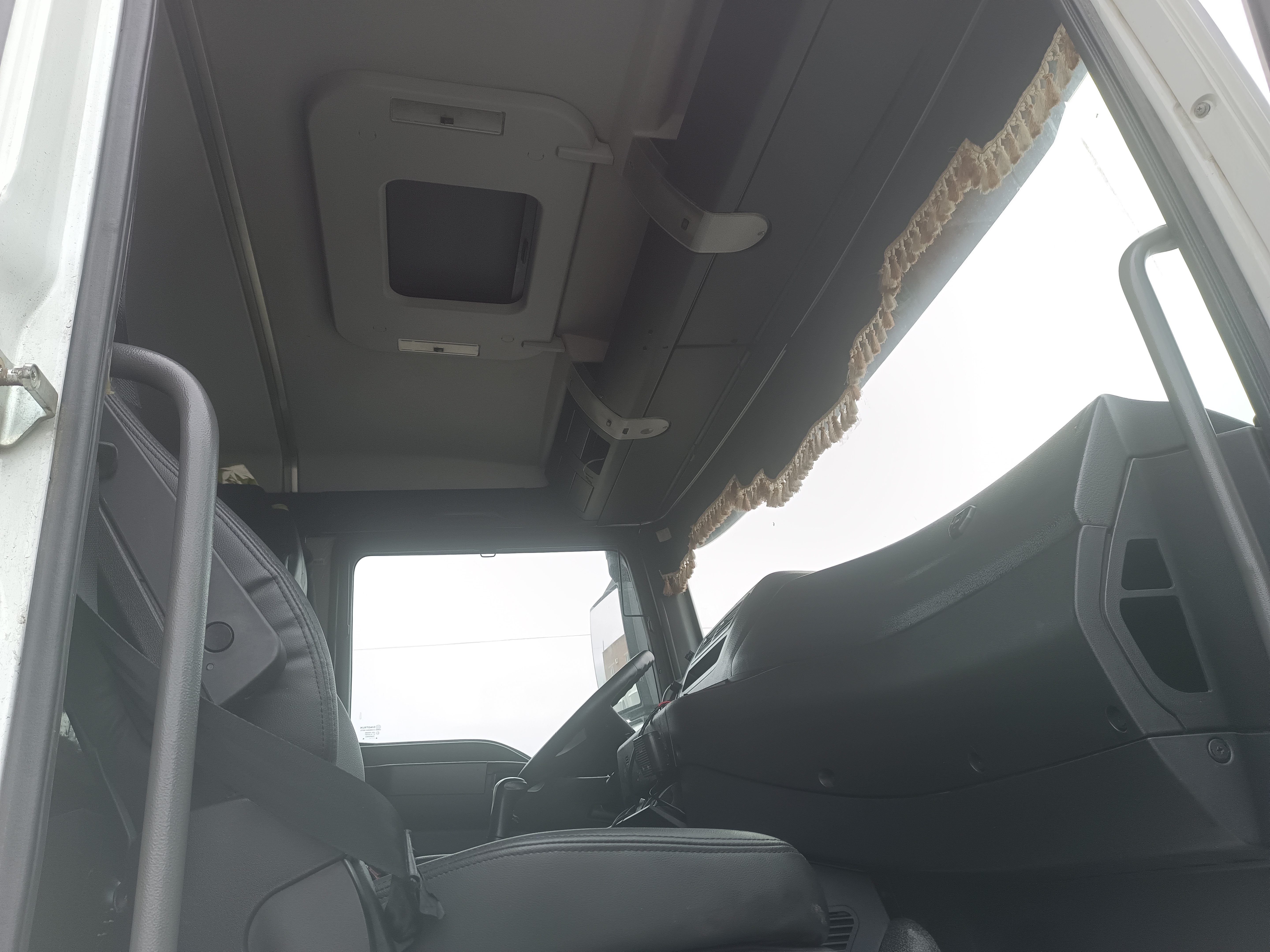 SITRAK C7H 4x2 Седельный тягач 2023 г. - фото 10