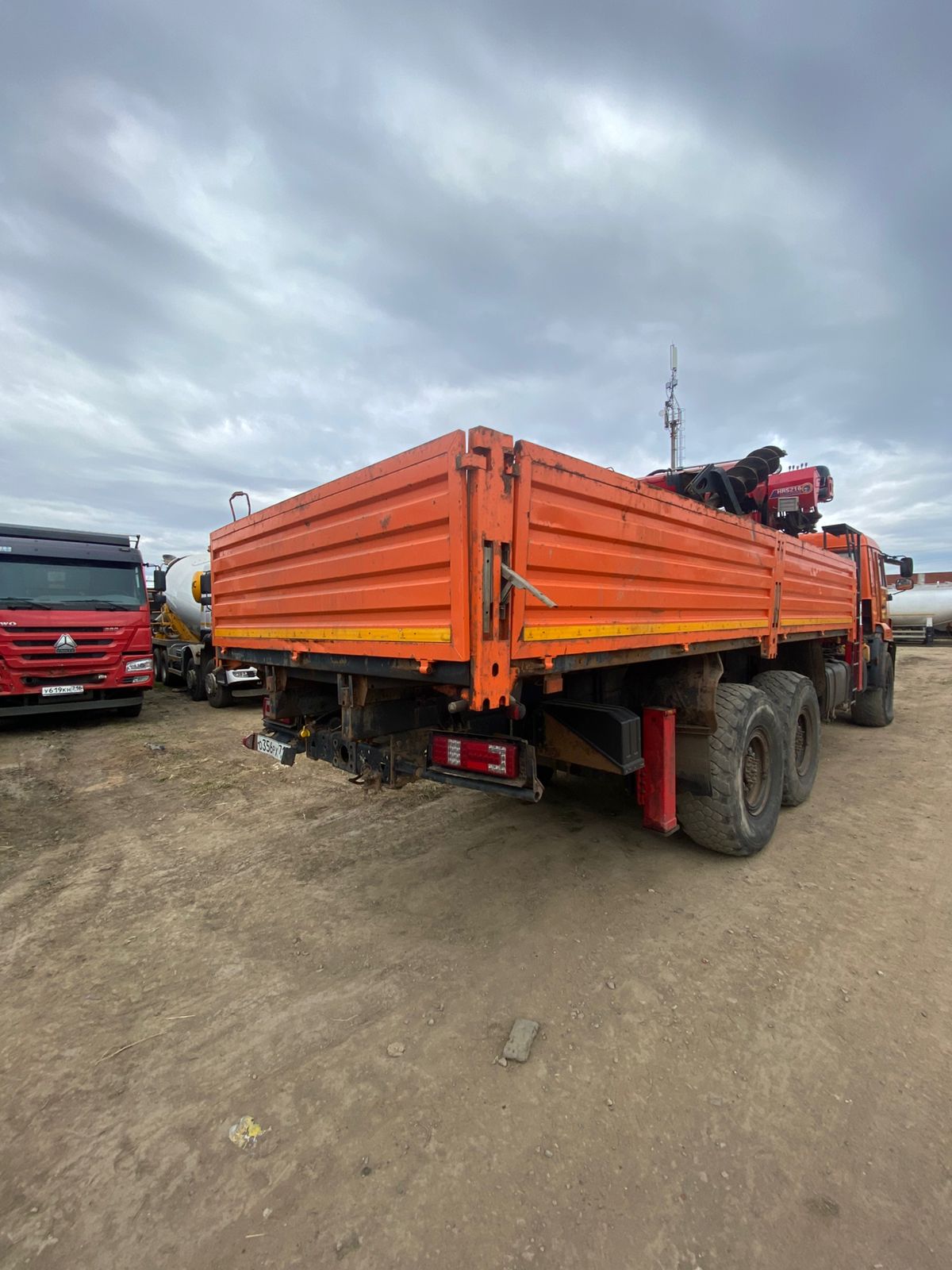 Кран центр "КАМАЗ" 659100 на шасси КамАЗ 43118 6x6 Бортовой с КМУ 2022 г. - фото 4