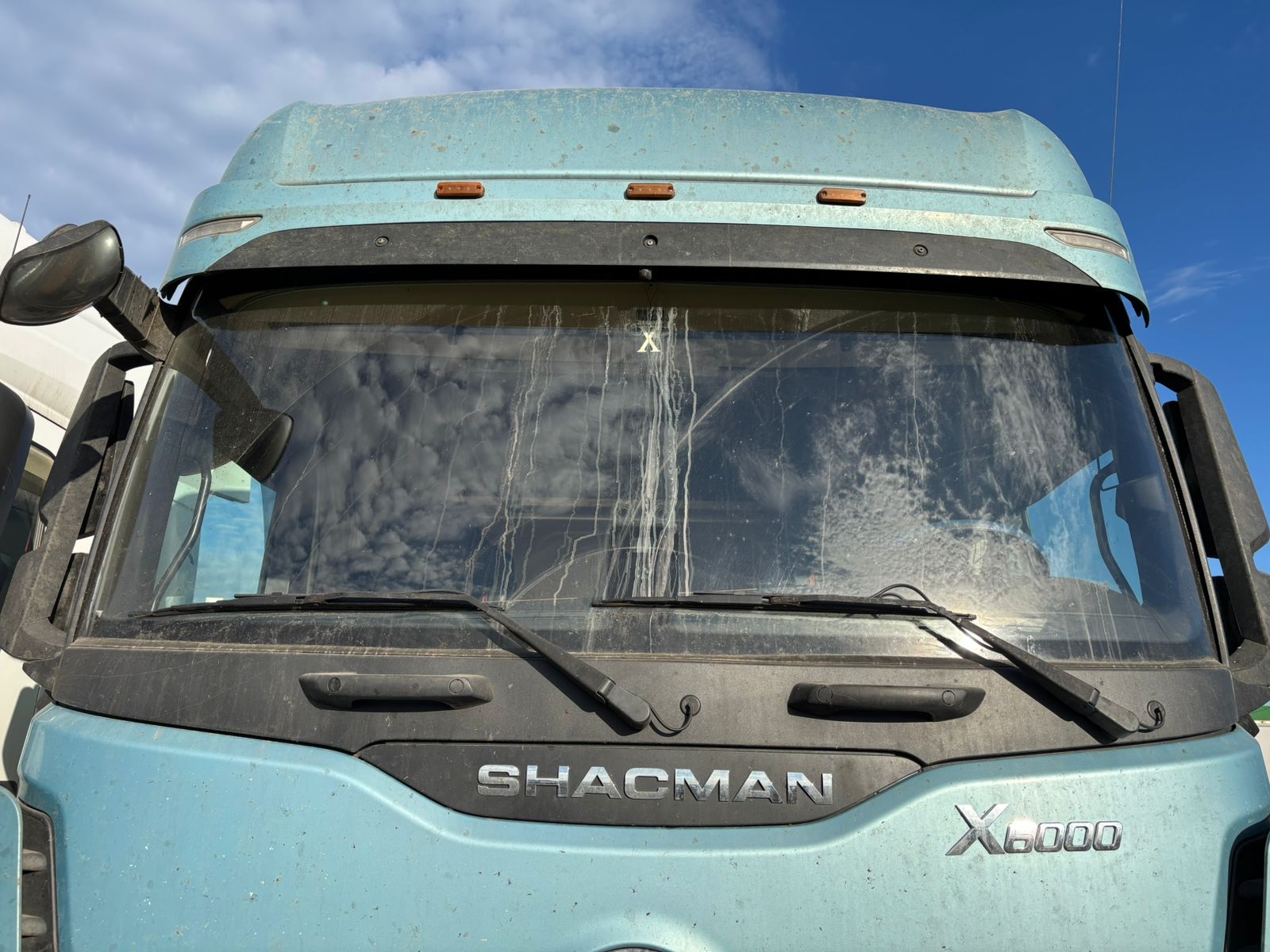 Shacman (Shaanxi) SX* 4x2 Седельный тягач 2022 г. - фото 8