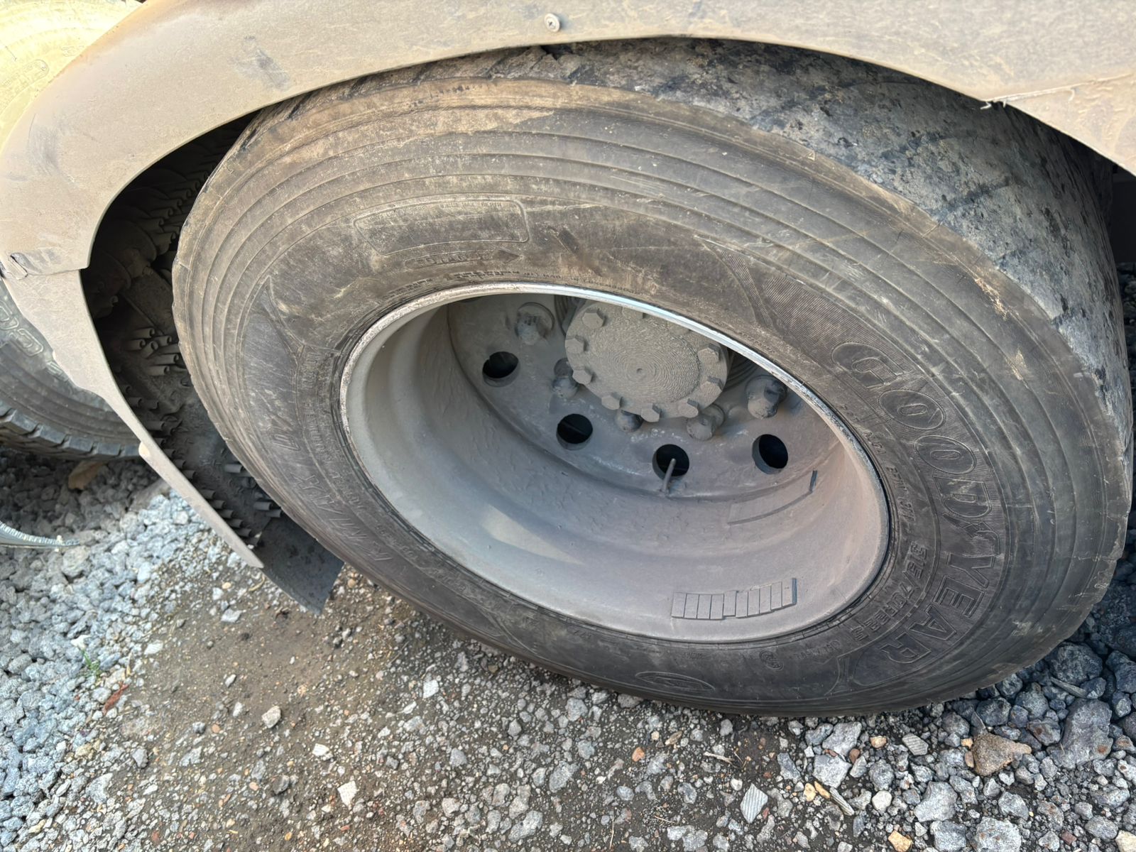 Shacman (Shaanxi) SX* 4x2 Седельный тягач 2022 г. - фото 10