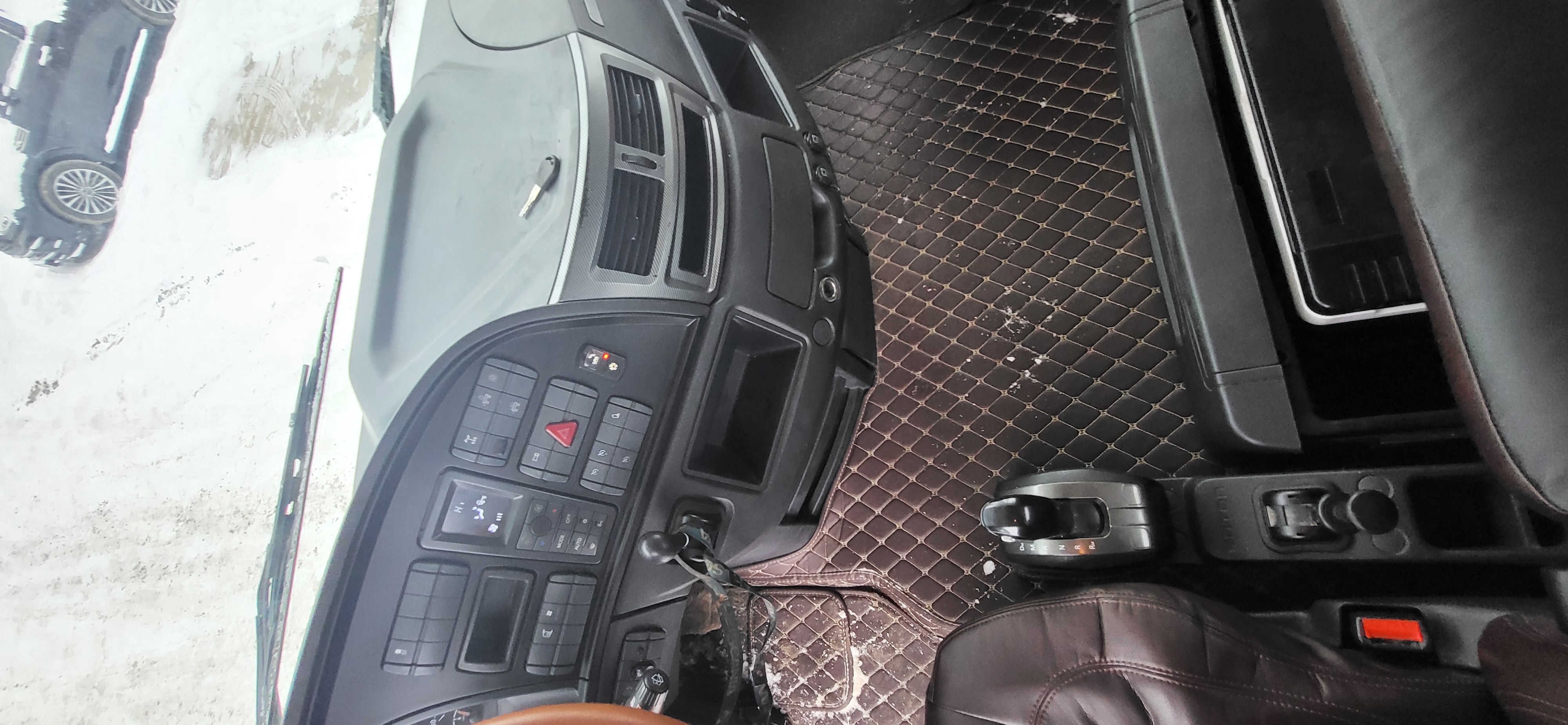 Foton AUMAN 4x2 Седельный тягач 2023 г. - фото 14