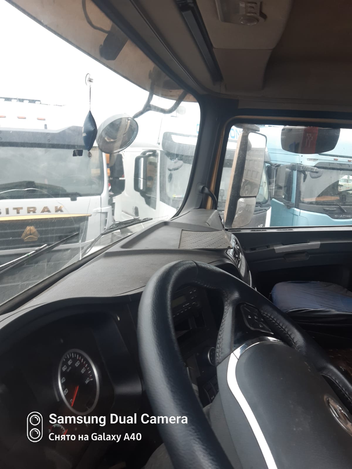 Shacman (Shaanxi) SX* 6x6 Седельный тягач 2022 г. - фото 6