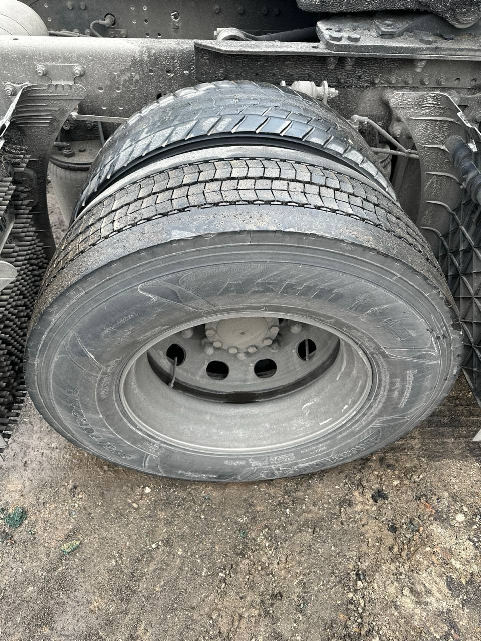 Shacman (Shaanxi) SX* 4x2 Седельный тягач 2023 г. - фото 14